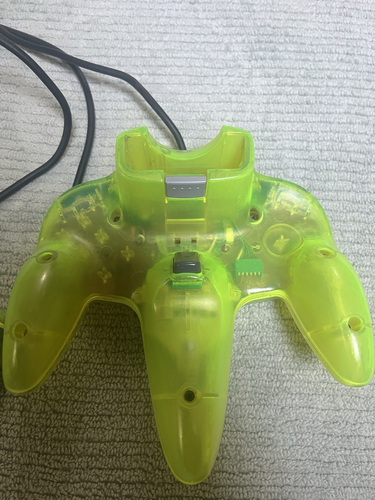 Nintendo 64 Extreme Green Controller Lime Neon Toys-R-Us Exclusive