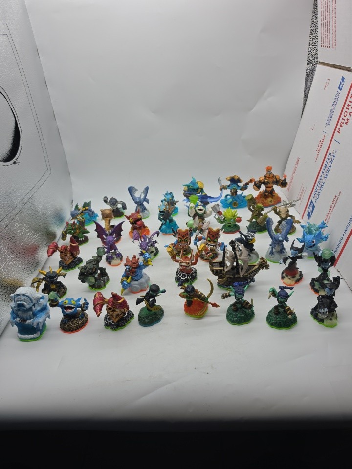 38 Skylanders Figures Bulk Lot Near Mint All Unique No Doubles Rares Adult Owned