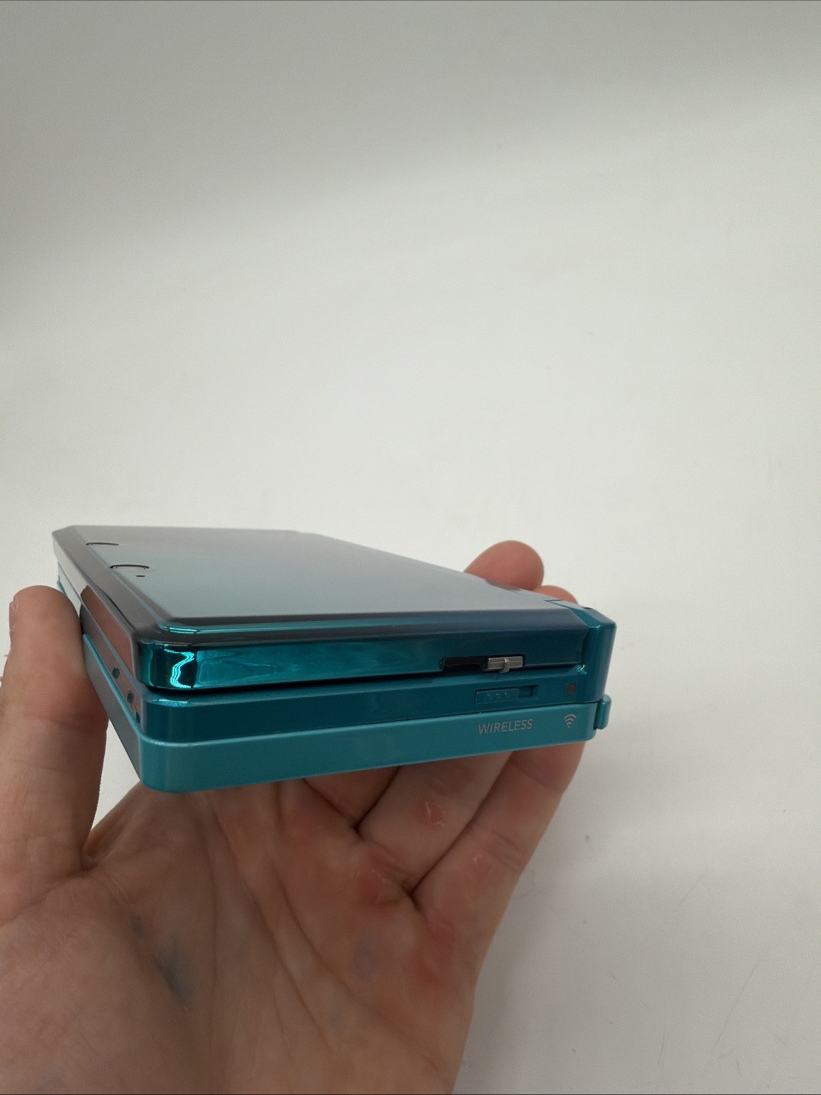 Nintendo 3DS 2GB Aqua Blue Handheld Console With Charger, Case Works Great Mint