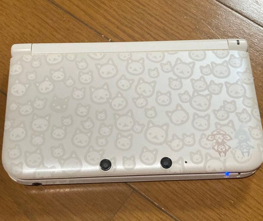 Nintendo 3DS LL XL console Airou White with Charger/Stylus