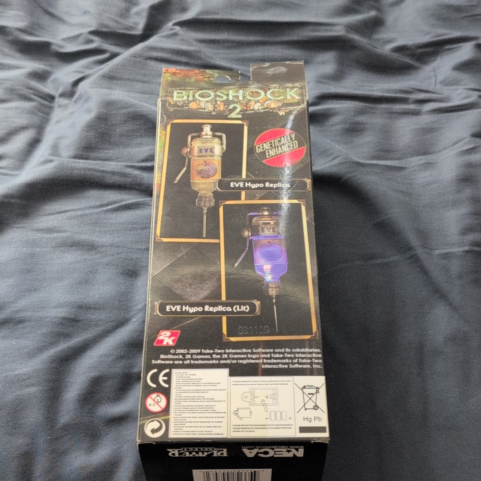 NECA Player Select BioShock 2 EVE Hypo Replica Glow-in-the-Dark MPN 34482