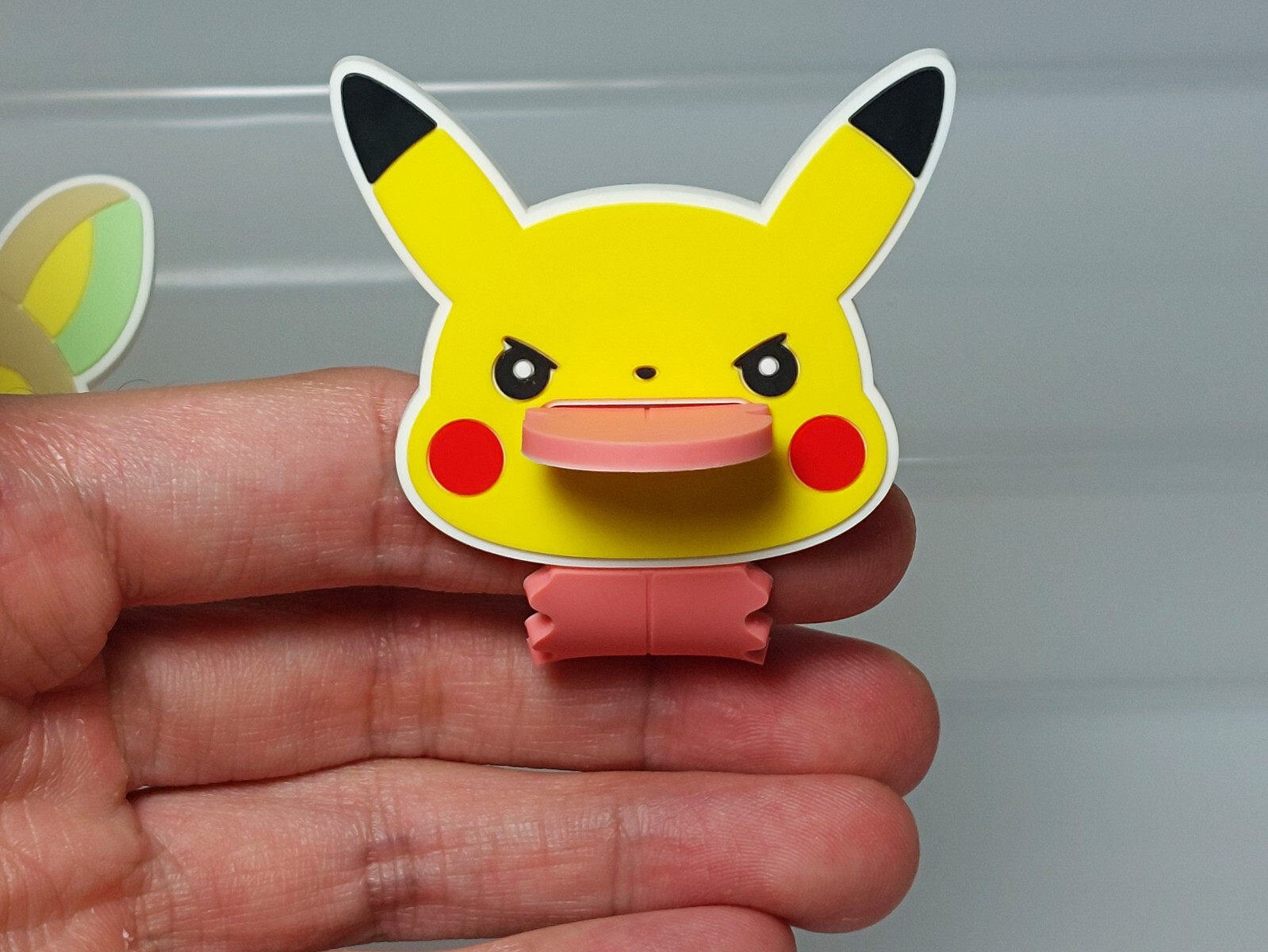 Pokemon Center Japan 2020 Pokémon Berobe~! Yamper Pikachu Cord Holder 4.4-4.6in