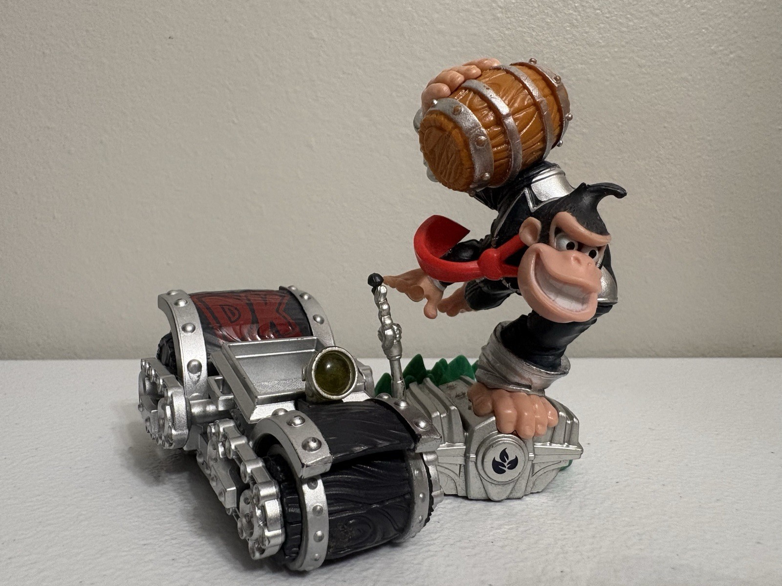 Skylanders Superchargers Dark Turbo Charge Donkey Kong W/ Dark Barrel Blaster