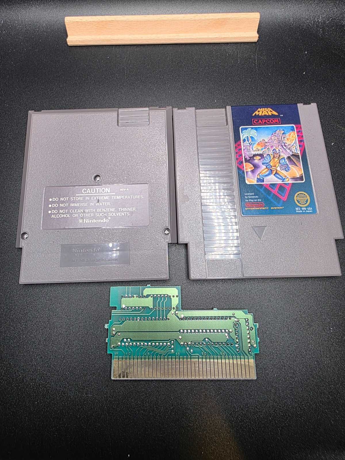 Capcom Mega Man Working Cartridge and Manual Nintendo NES Game