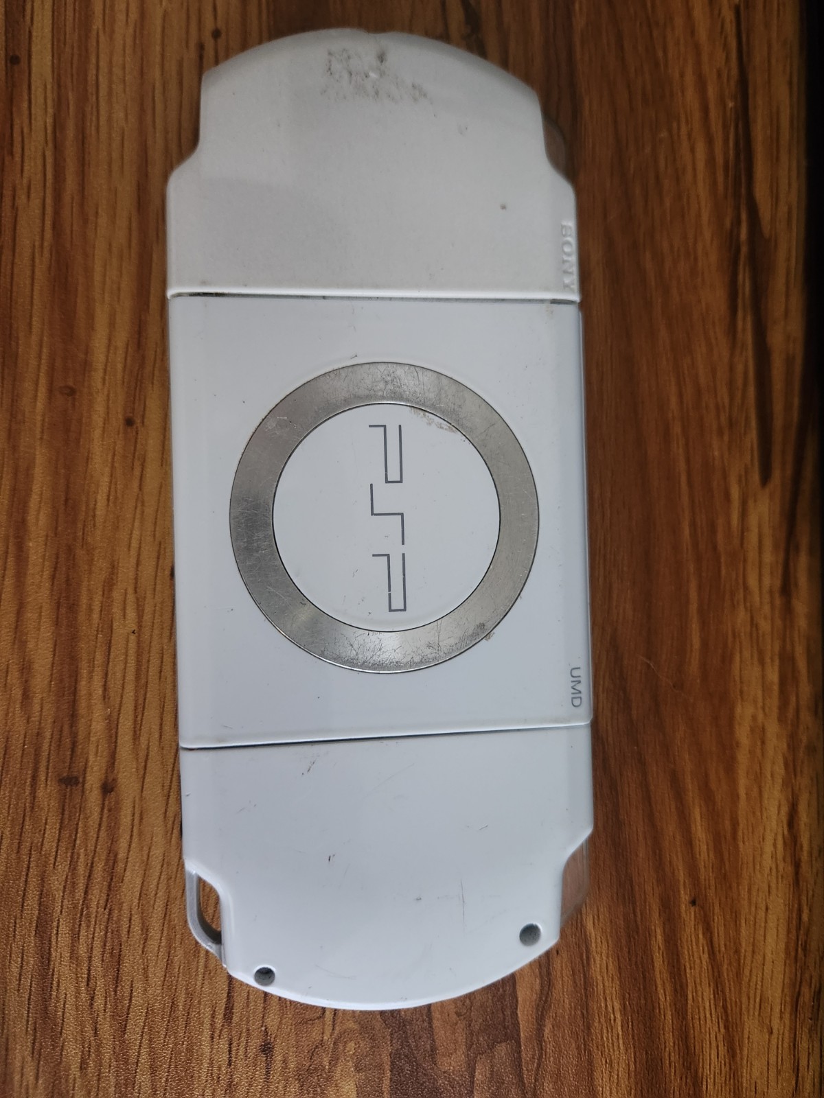 Sony PSP 2000 White (Broken Faceplate)