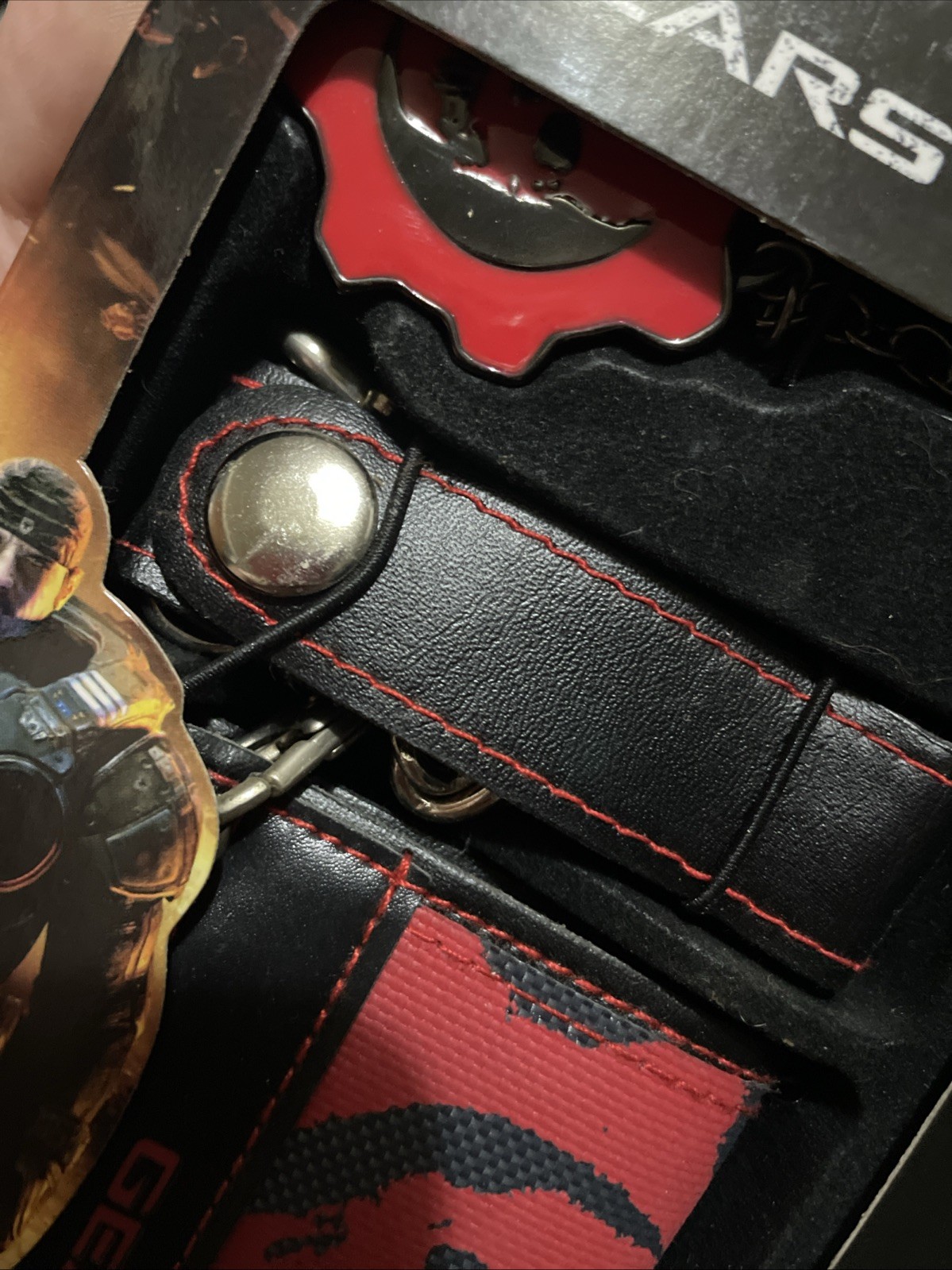 Bioworld Gears of War Trifold Chain Wallet with Keychain. Brand New Sealed Rare