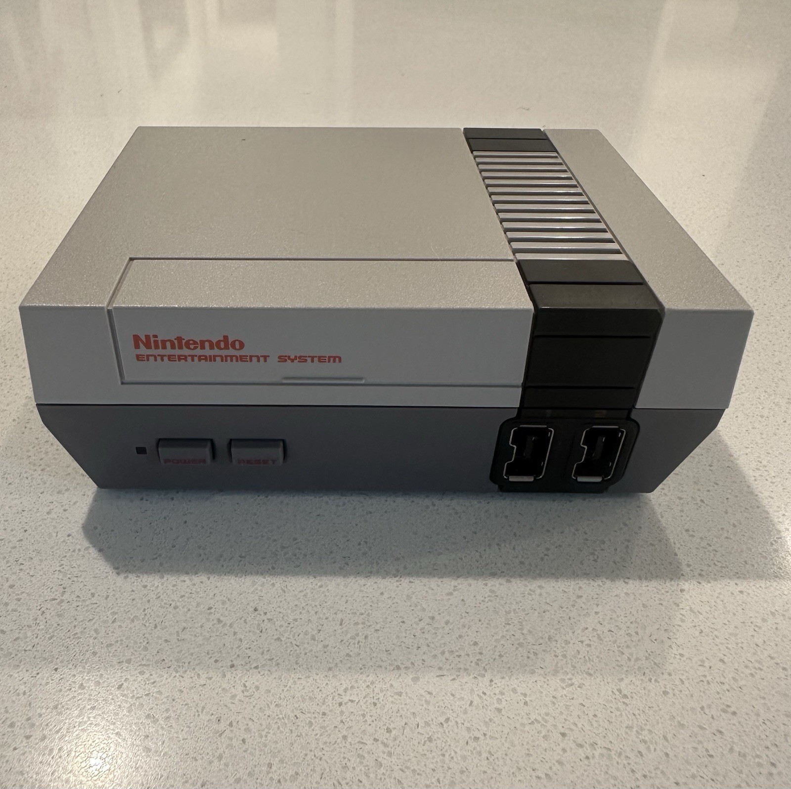 Nintendo NES Classic Edition Mini Console CLV-001 Complete Unused Damaged Box