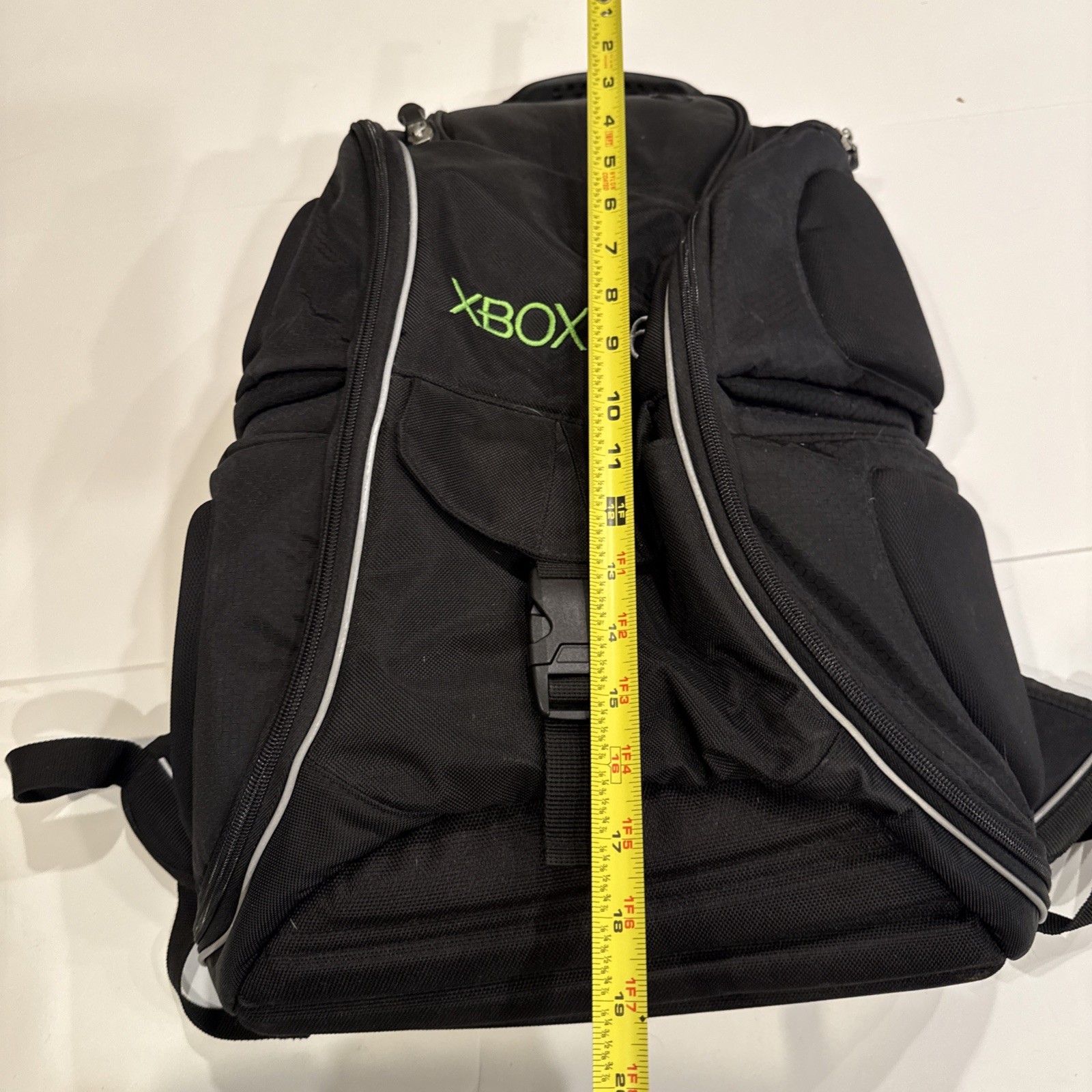 Black Mad Catz Licensed Xbox 360 Padded Backpack Case w/ Partitions Black Nylon