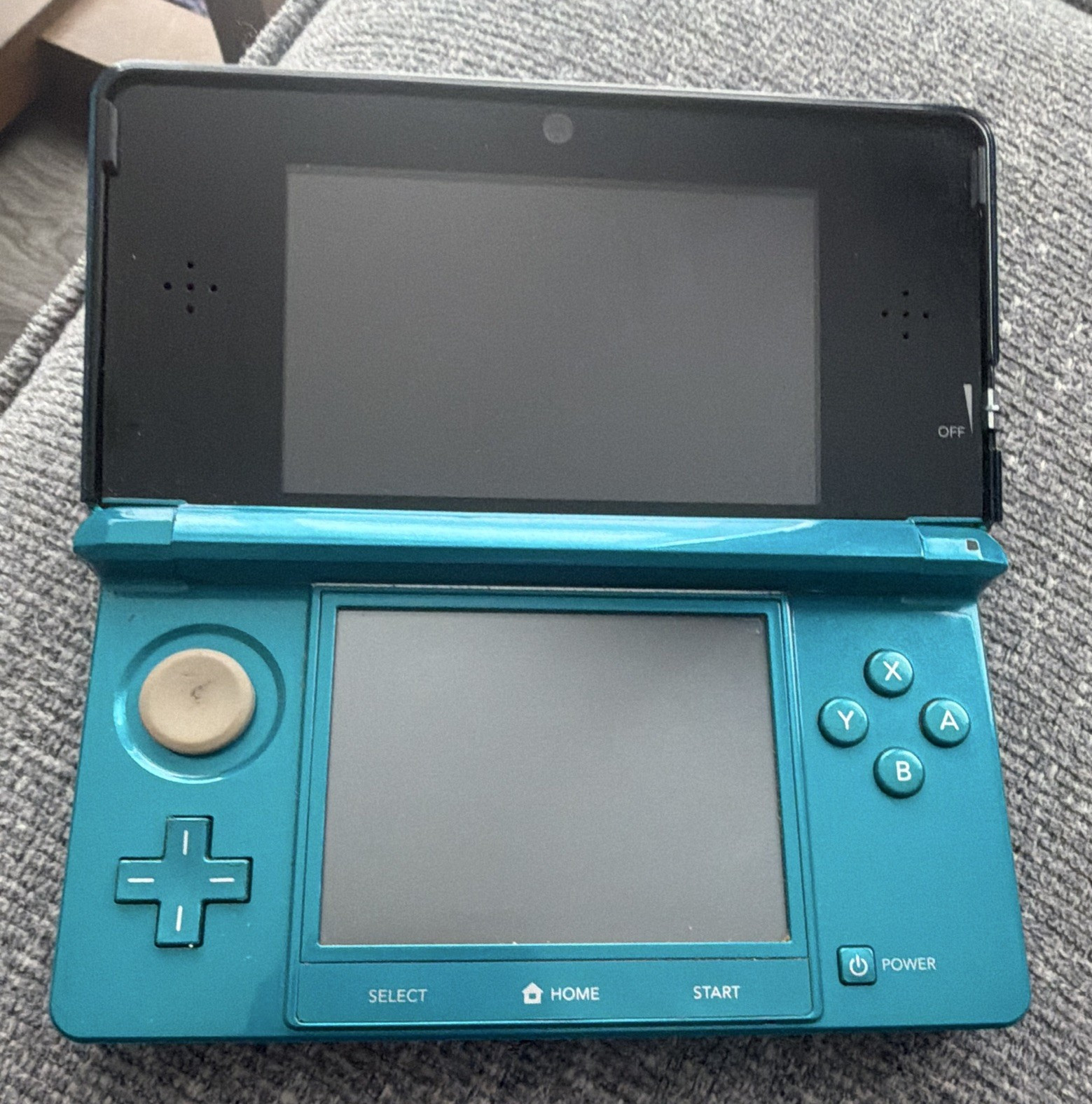 Nintendo 3DS CTR-001 Aqua Blue/Black Wi-Fi Handheld Console w/ 2GB SD Card