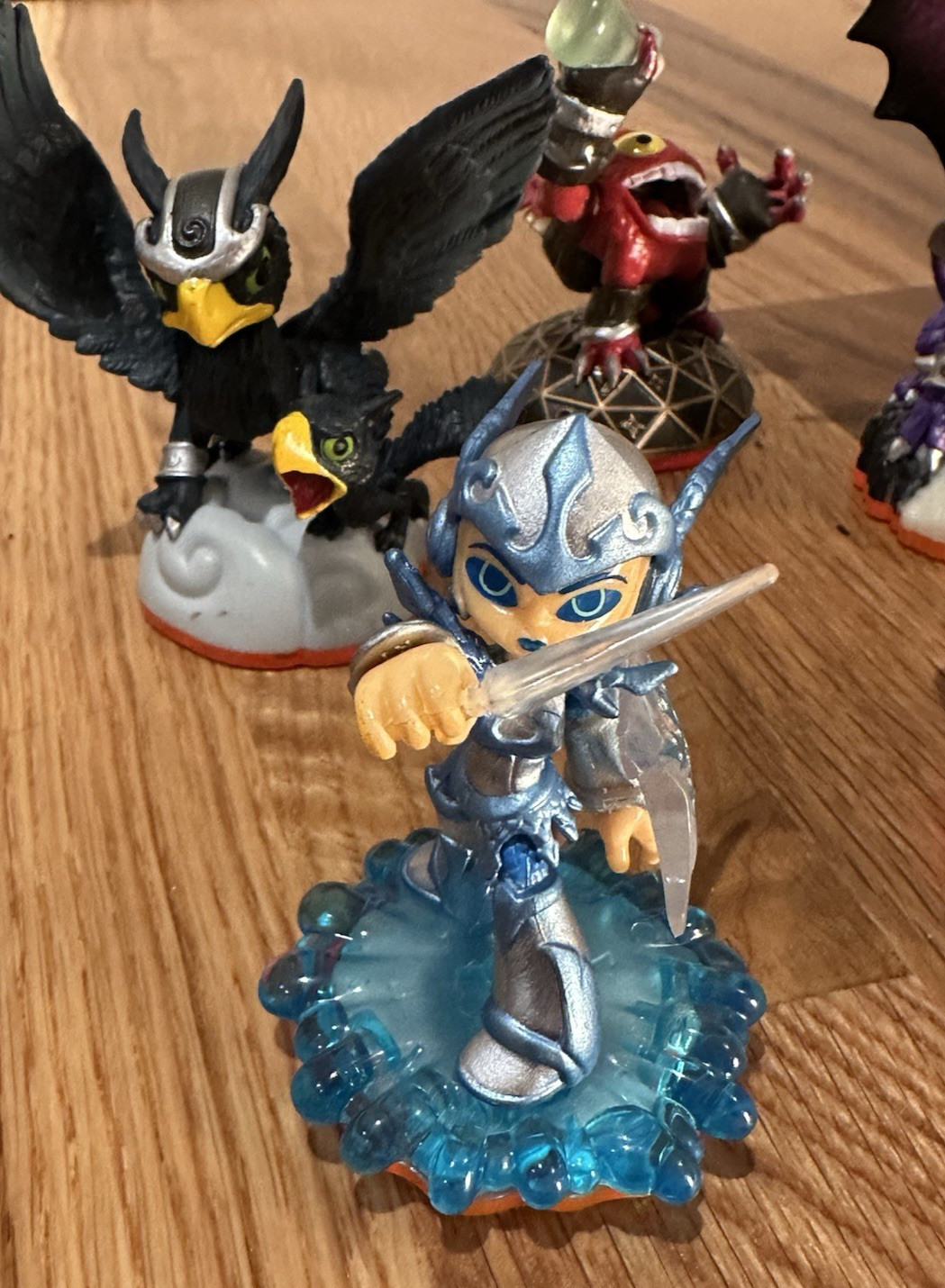 Skylanders Giants Series 2 – Lot of 8 Figures / Eye Brawl and more.