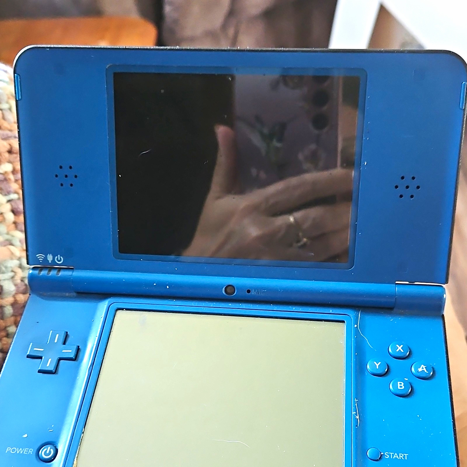 Nintendo DSi Blue Handheld System Console w/ Wi-Fi & Headphone Jack