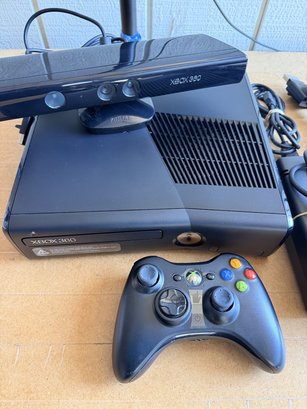 Xbox 360 S – 500GB HDD – 70 Games + SNES + SEGA Games – Repasted and Serviced