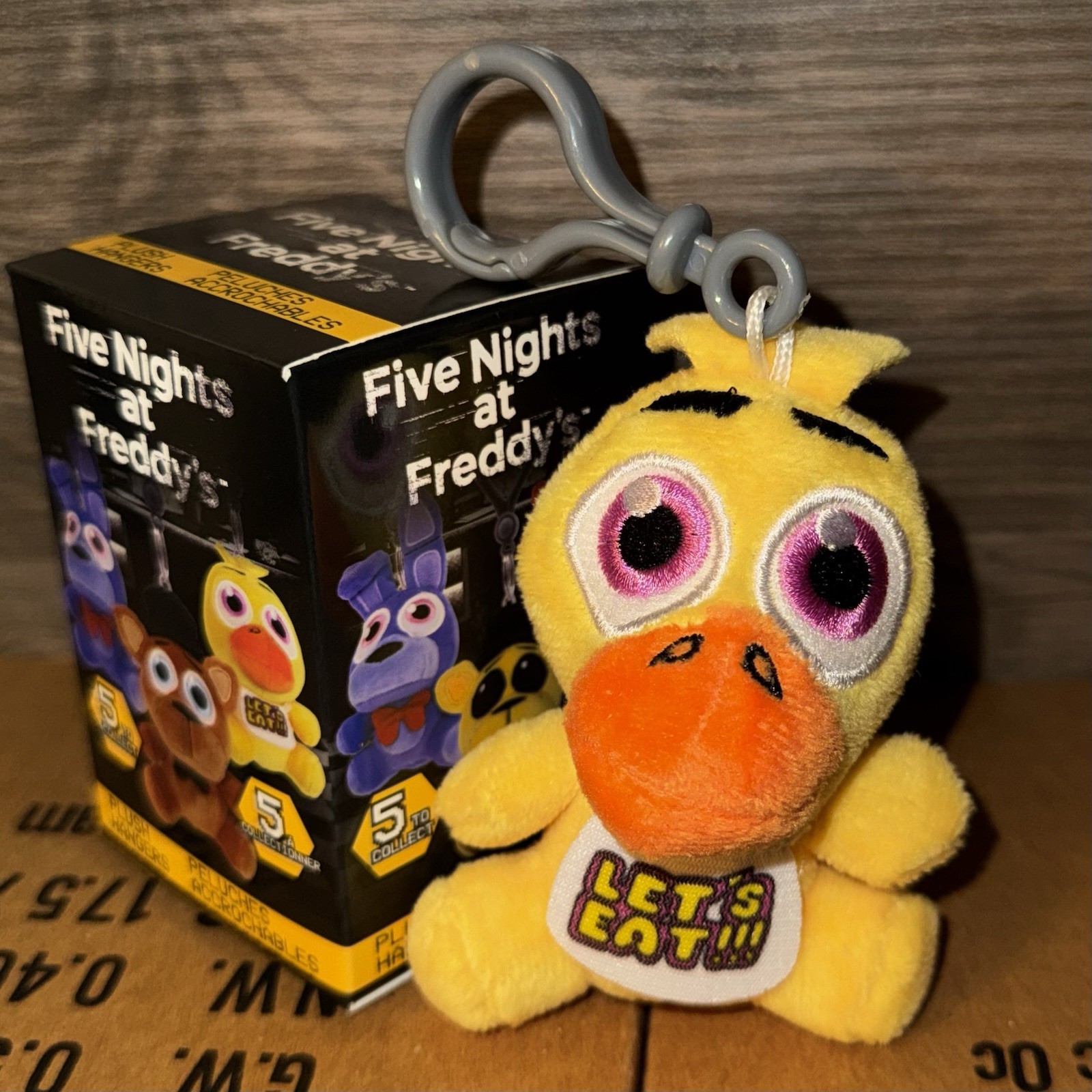 Five Nights at Freddy’s Chica Mystery Plush Hanger Keychain Backpack Clip FNaF