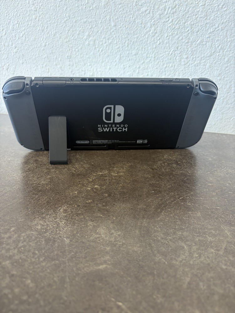 NINTENDO SWITCH HAC-001(-01) WITH GRAY JOY CON DOCK