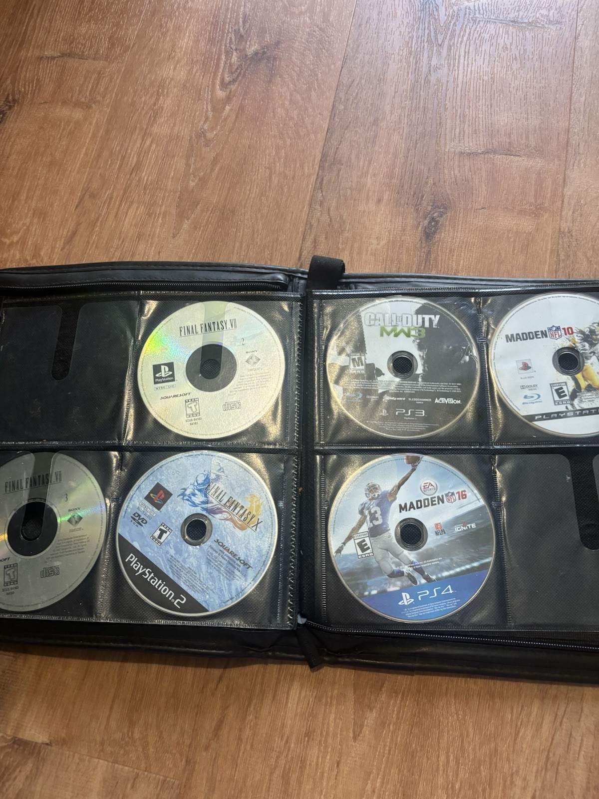 FF8 LOOSE DISCS, WITH OTHER LOOSE DISC GAMES, FF7+ MORE, SEE PICS!! W/ BINDER!!!