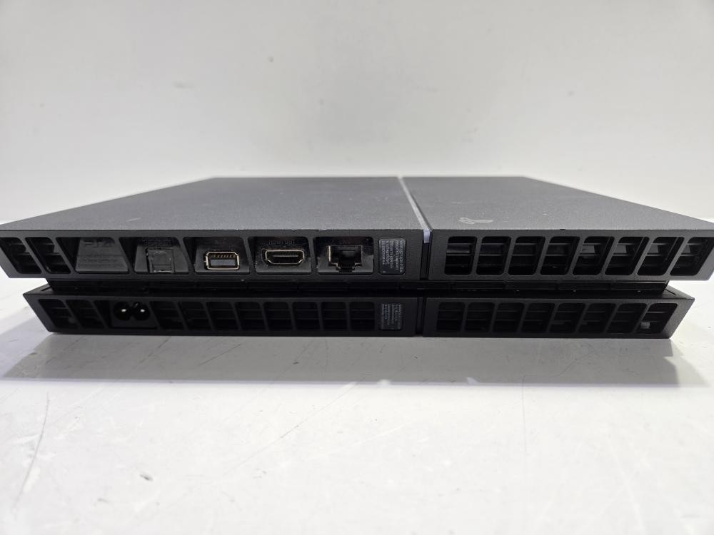 SONY PLAYSTATION 4 W/ACCESSORIES (P11035934)