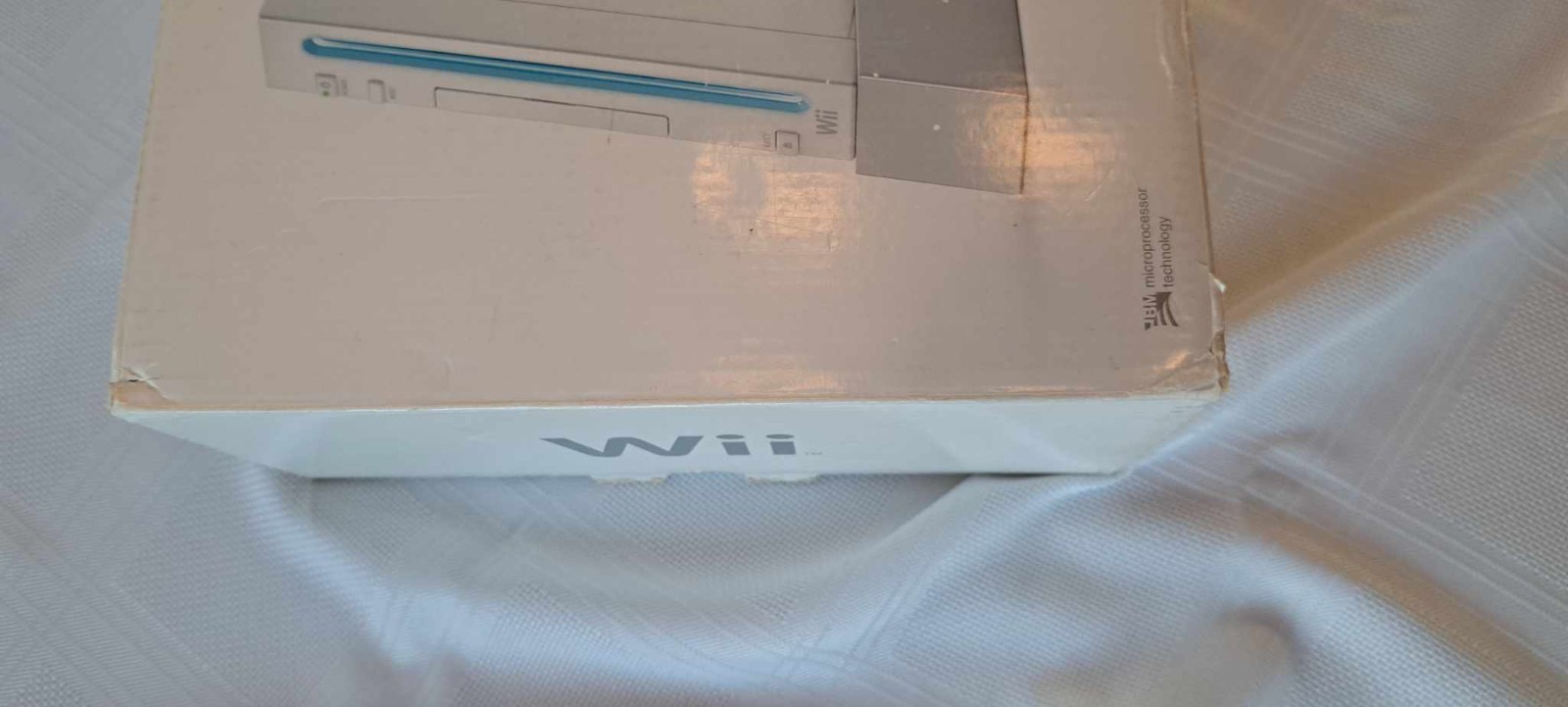 20% OFF – White Nintendo Wii Console Wii Sports- CIB Game + 2 Remotes