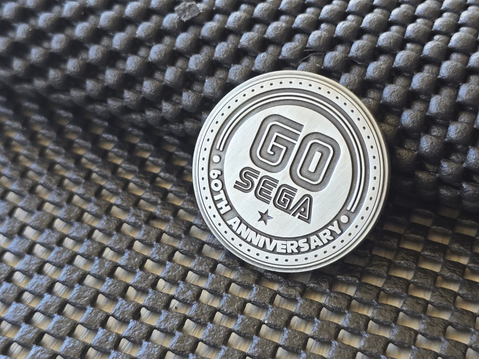 Sonic Hedgehog GO SEGA 60th Anniversary Coin Medal Rare GENESIS SATURN DREAMCAST