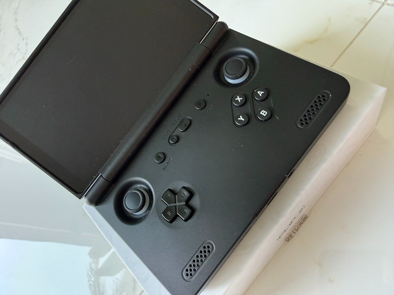 Retroid Pocket Flip 2 Black SD865 8GB RAM Handheld Android Gaming Console CIB