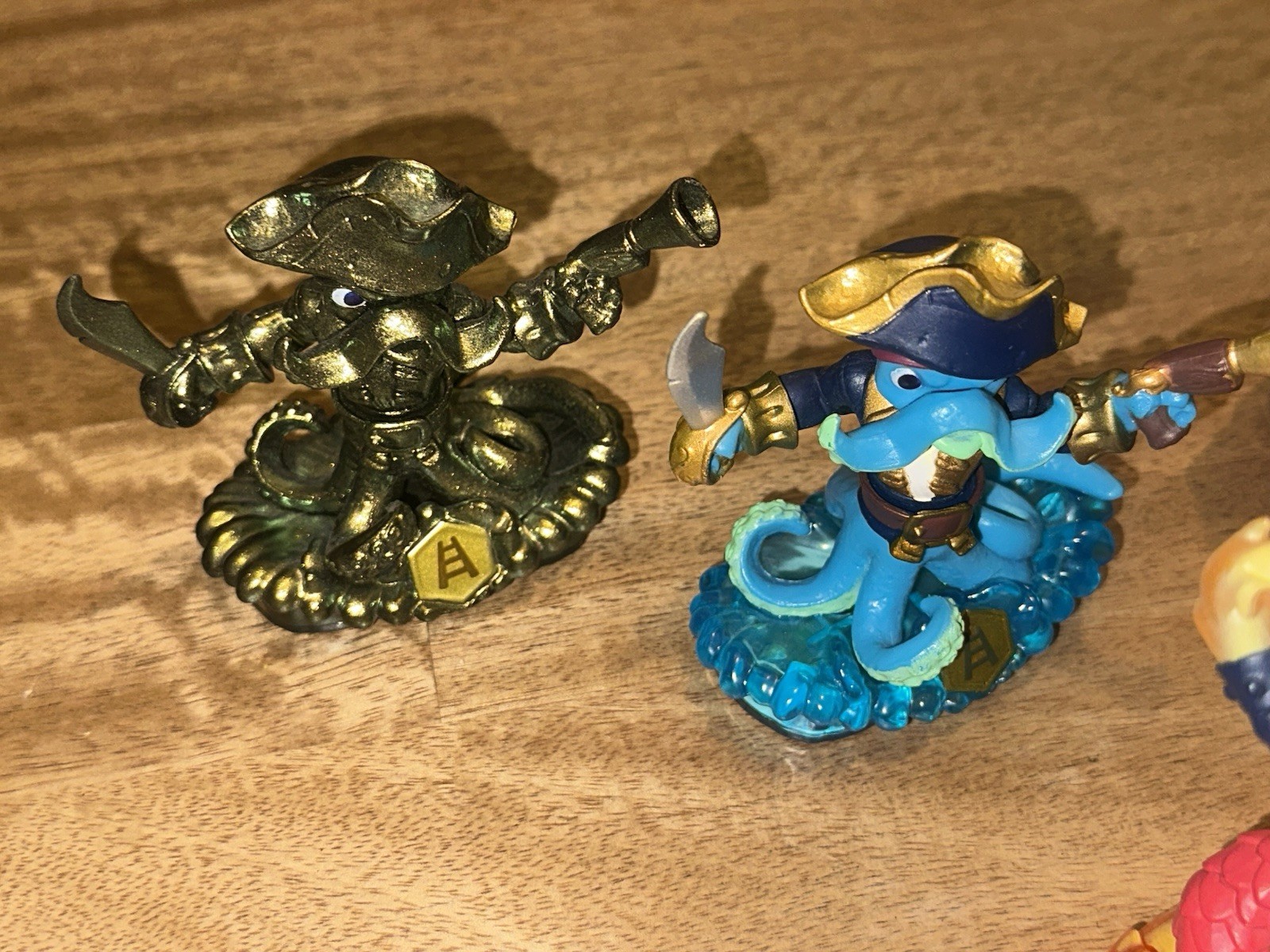 38 pc. Skylanders Trap Team. Enigma, Short Cut and many more!