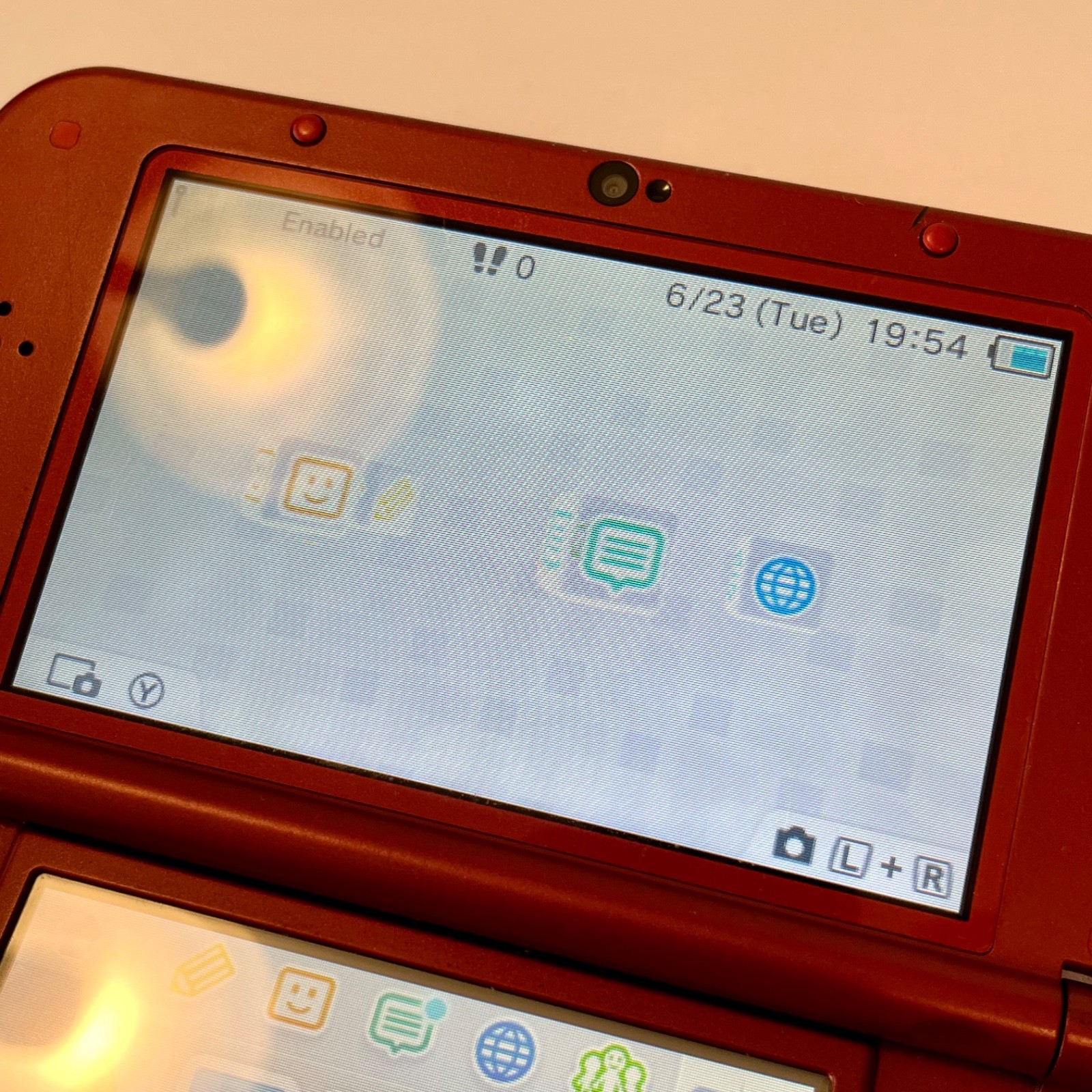 “New” Nintendo 3DS XL RED-001 Metallic Red Handheld Console + Charger & Stylus