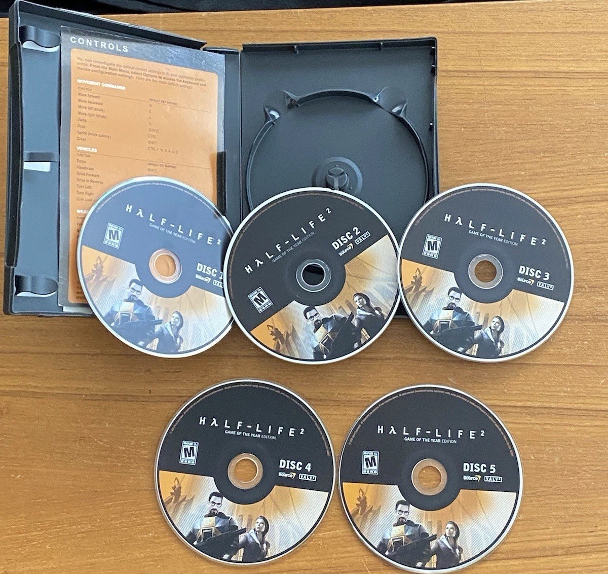 Half-Life 2 – Game of the Year Edition + Episode One PC (5) CD-ROM Rated M