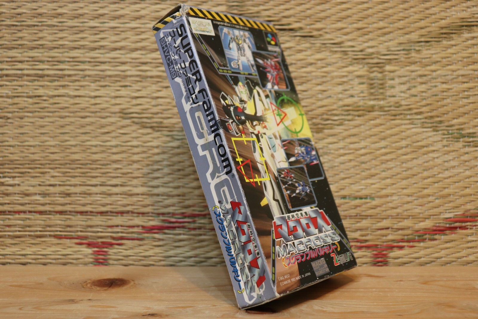 Macross Scramble Valkyrie w/box manual Nintendo Super Famicom SFC VG!