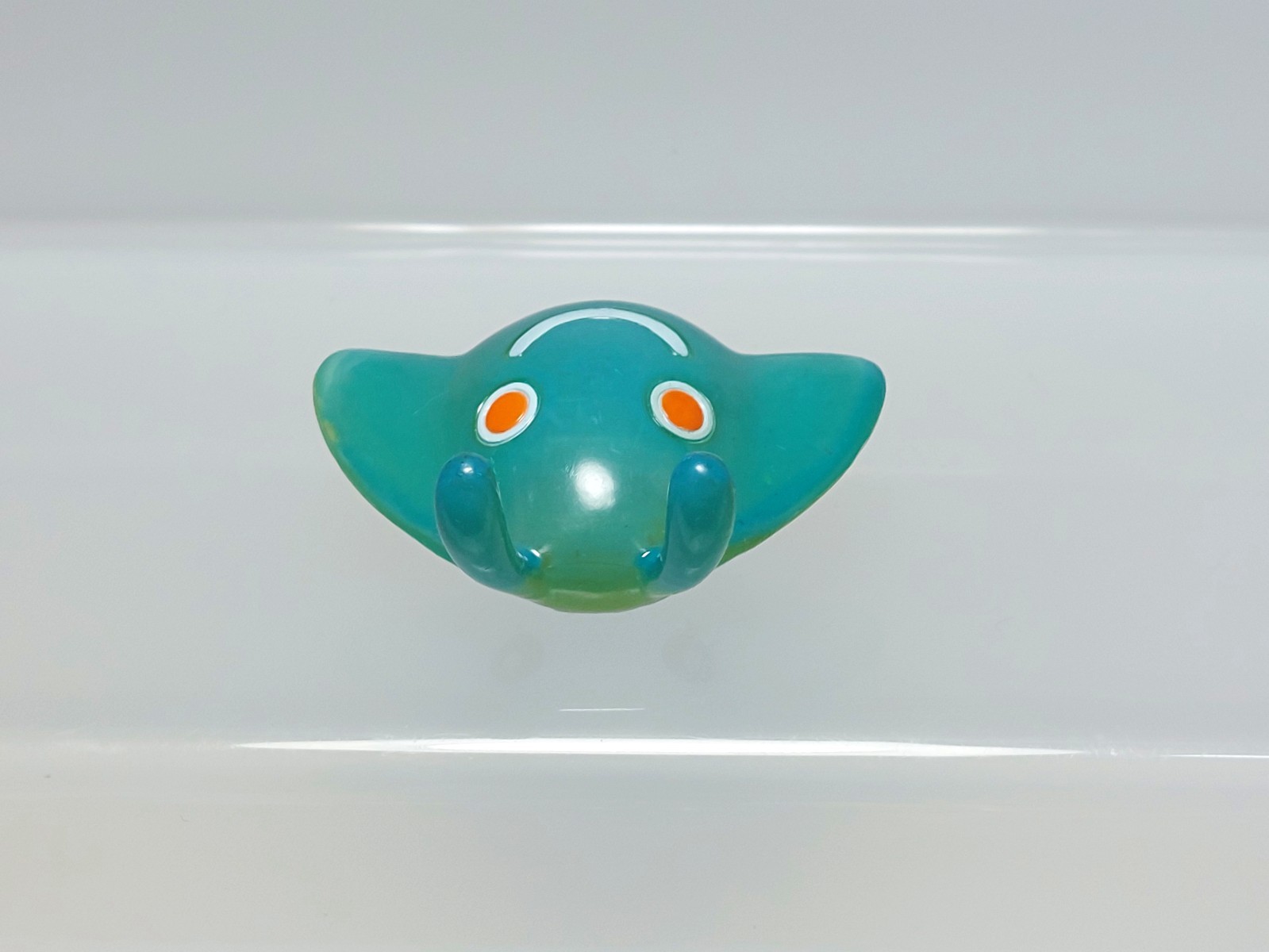 Mantyke Tamanta (Clear) Pokemon Monster Collection Figure Tomy 2006 E06 0.8in