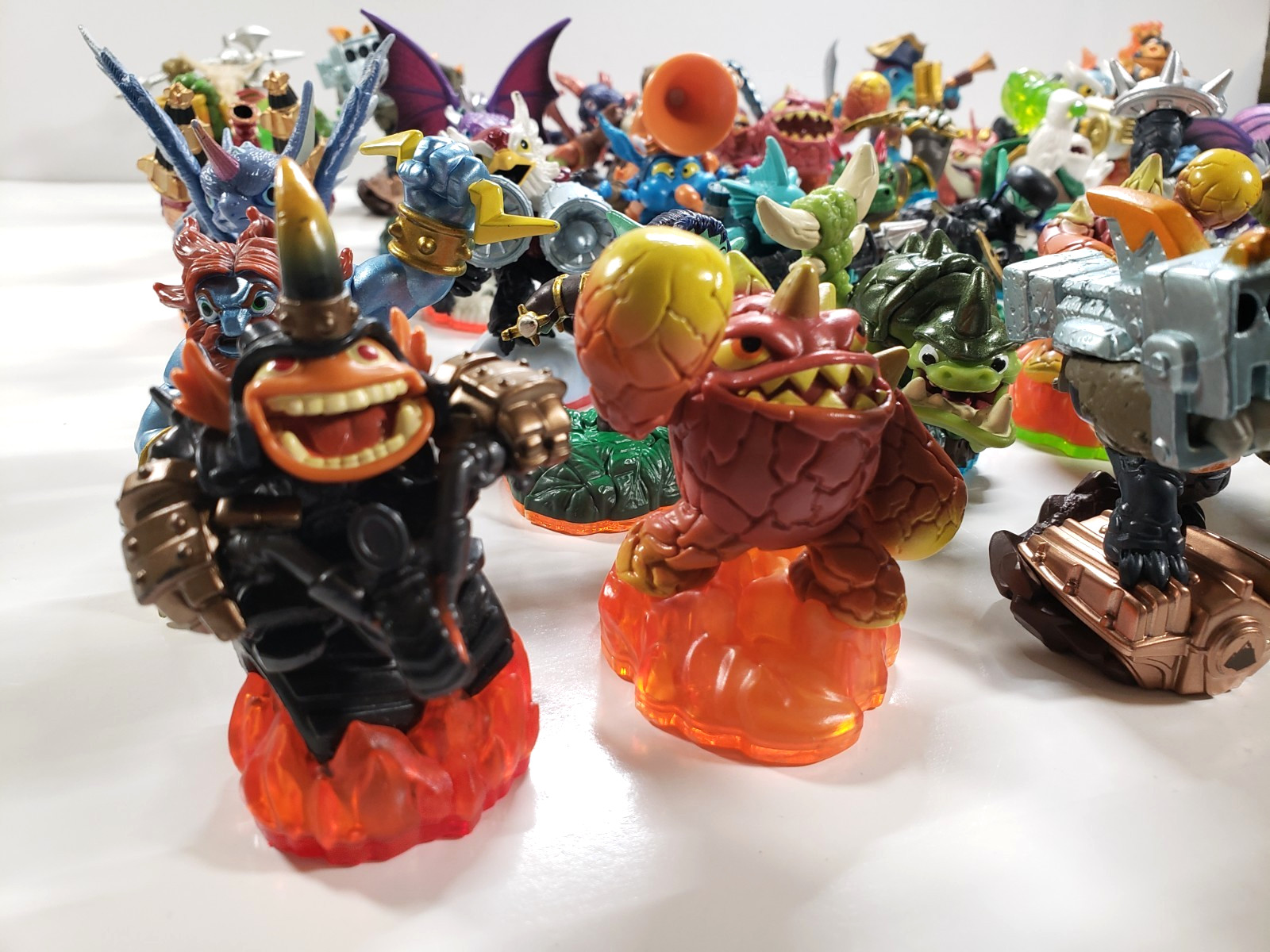 Skylanders Lot of 42 Figures – Superchargers Spyro’s Adventure Giants Swap Force