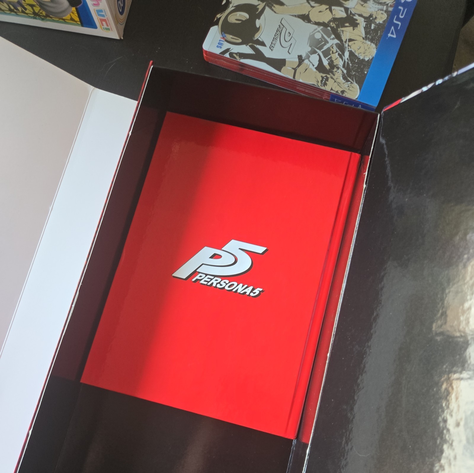 Persona 5: Take Your Heart – Limited Premium Edition for PS4 || Missing items