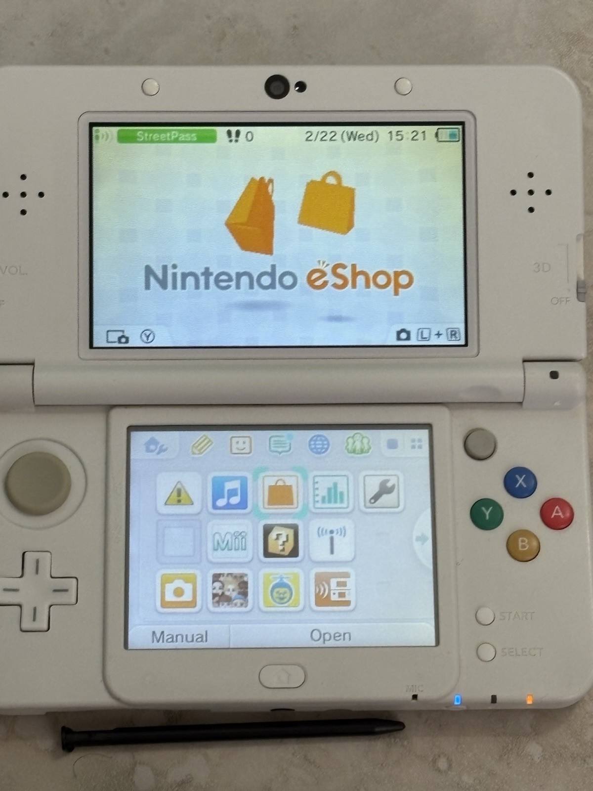 Nintendo New 3DS White Edition Handheld System Console With Charger Read Desc