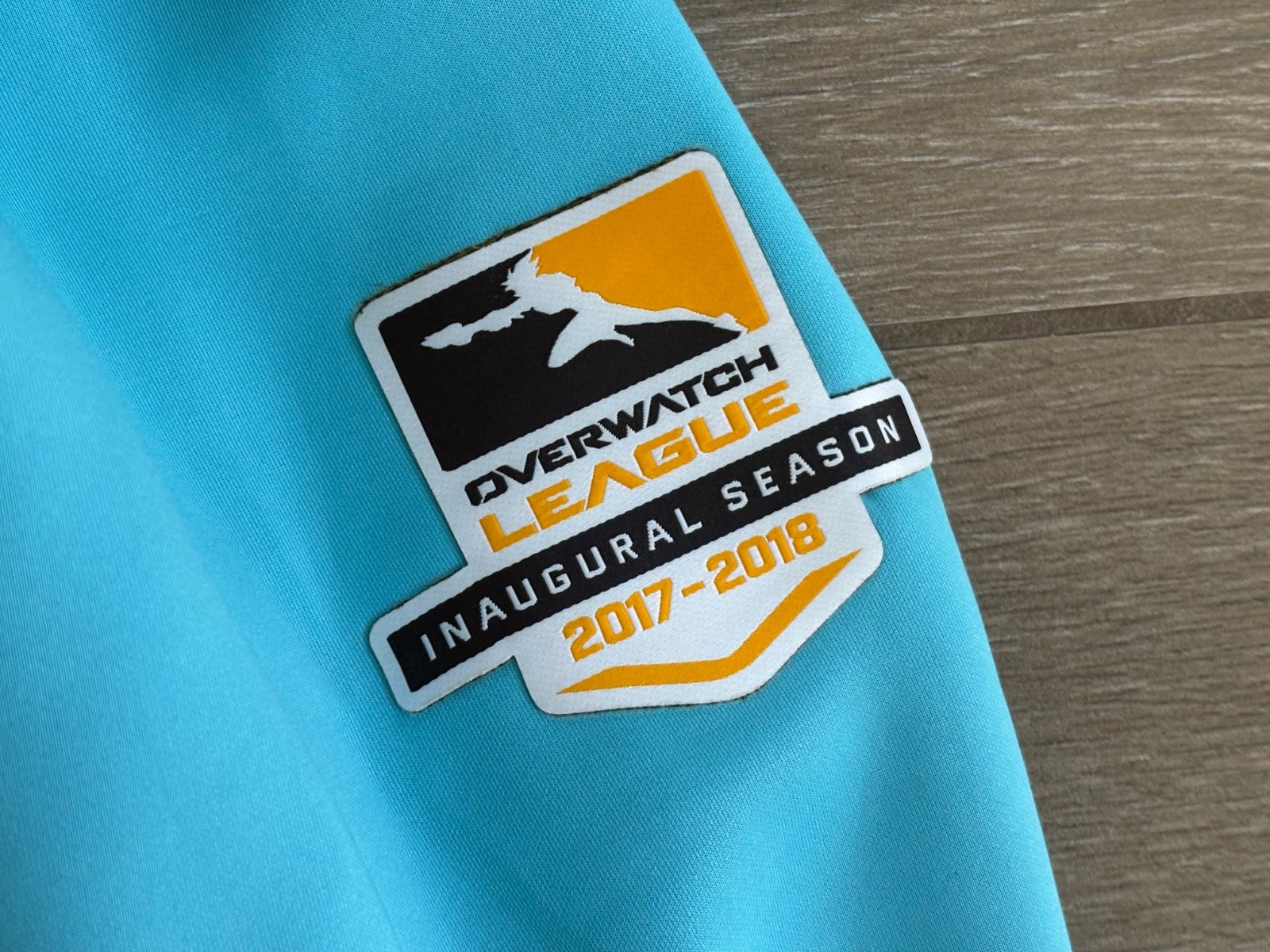 Overwatch League London Spitfire Pullover Light Blue Hoodie Men’s 2XL – Rare