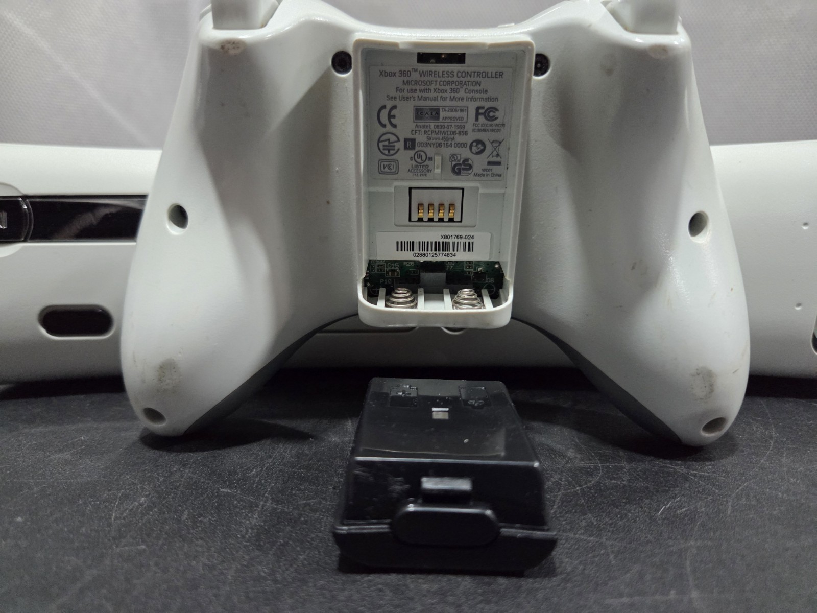 Microsoft Xbox 360 White Console Bundle – Controller, Power & AV– Tested Working