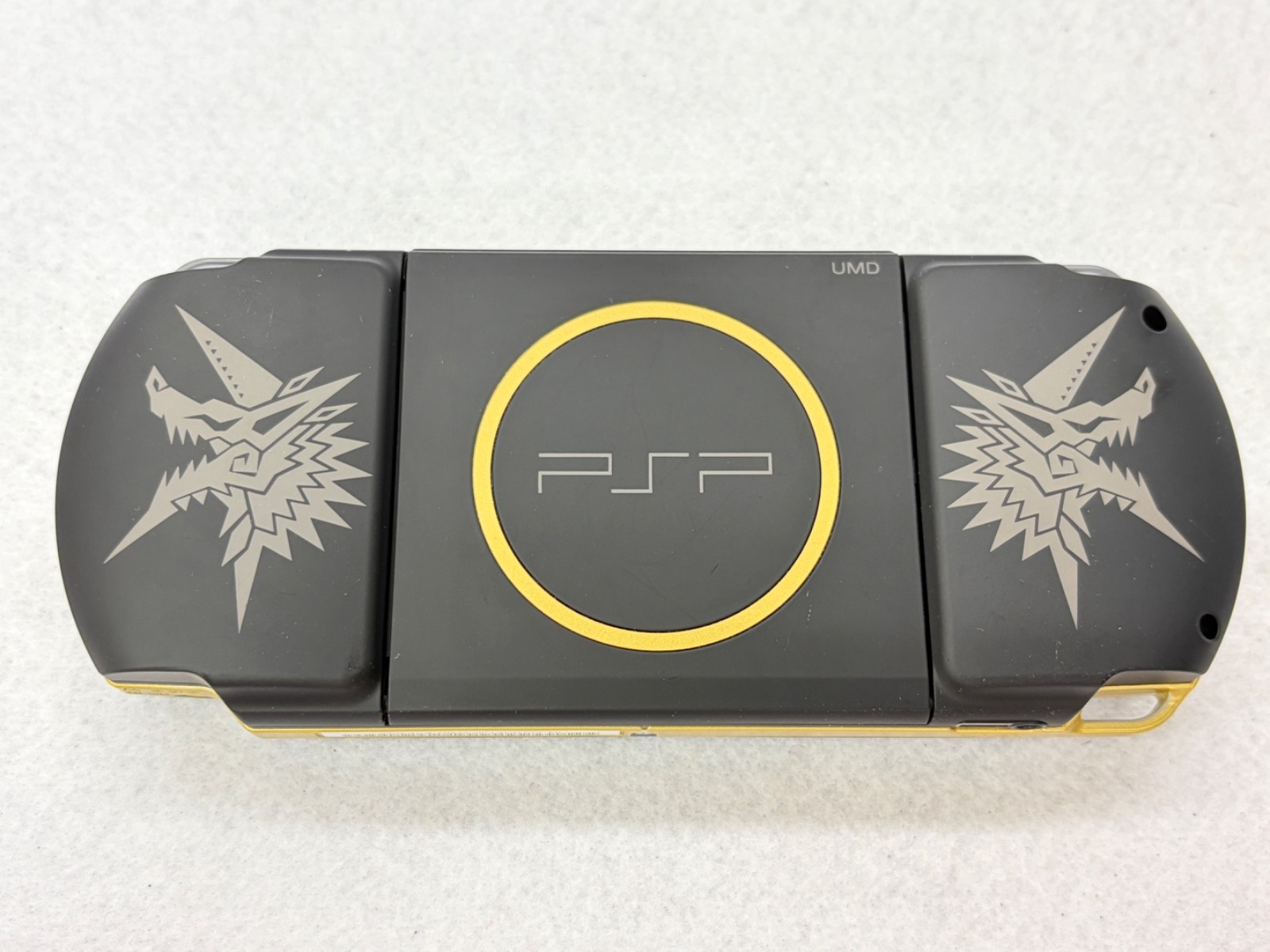 [RARE] SONY PSP-3000 Monster Hunter Portable 3rd Hunters Limited Model Gold
