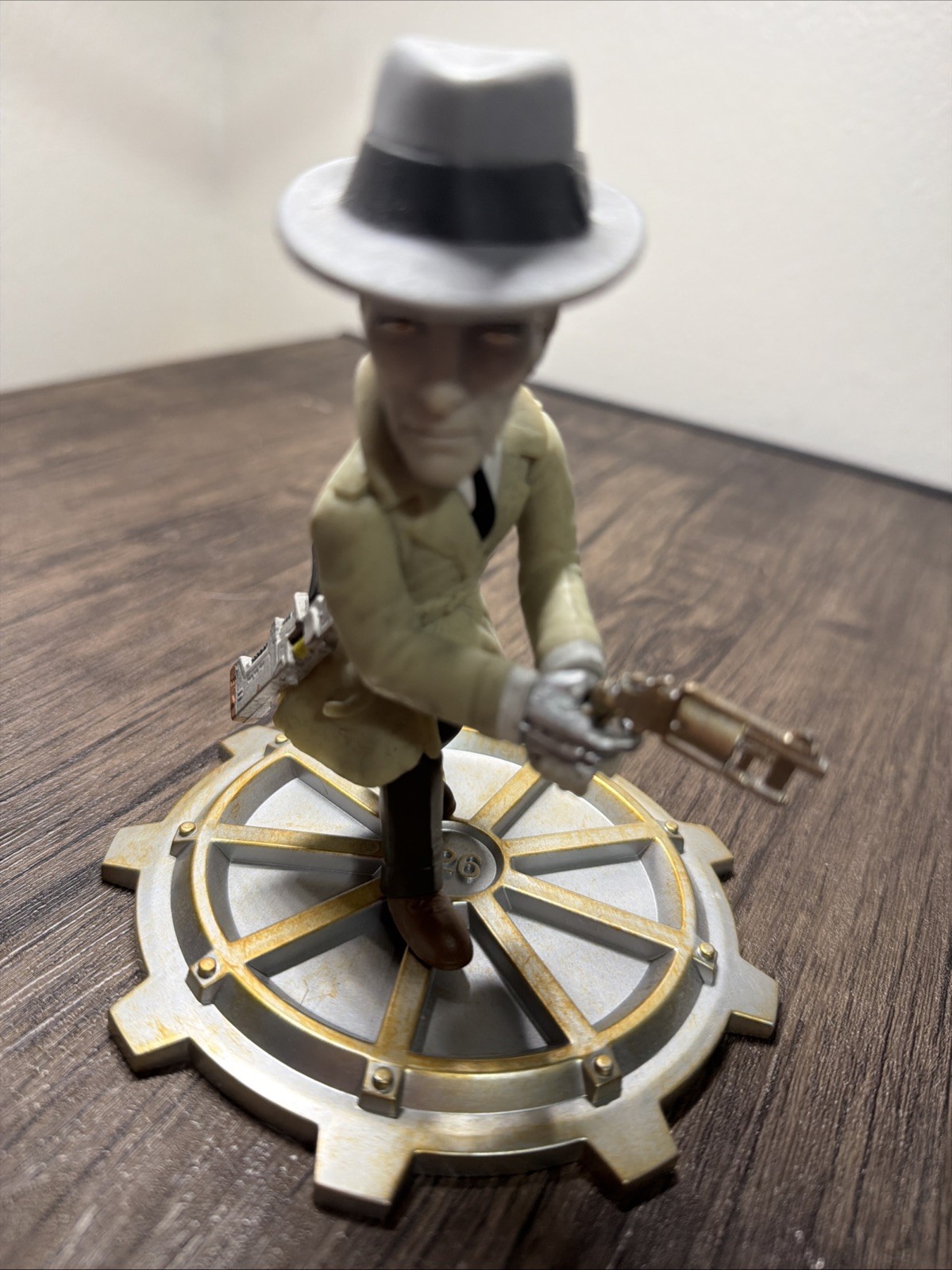 Fallout Crate Nick Valentine Loot Crate Figure Screen Shots