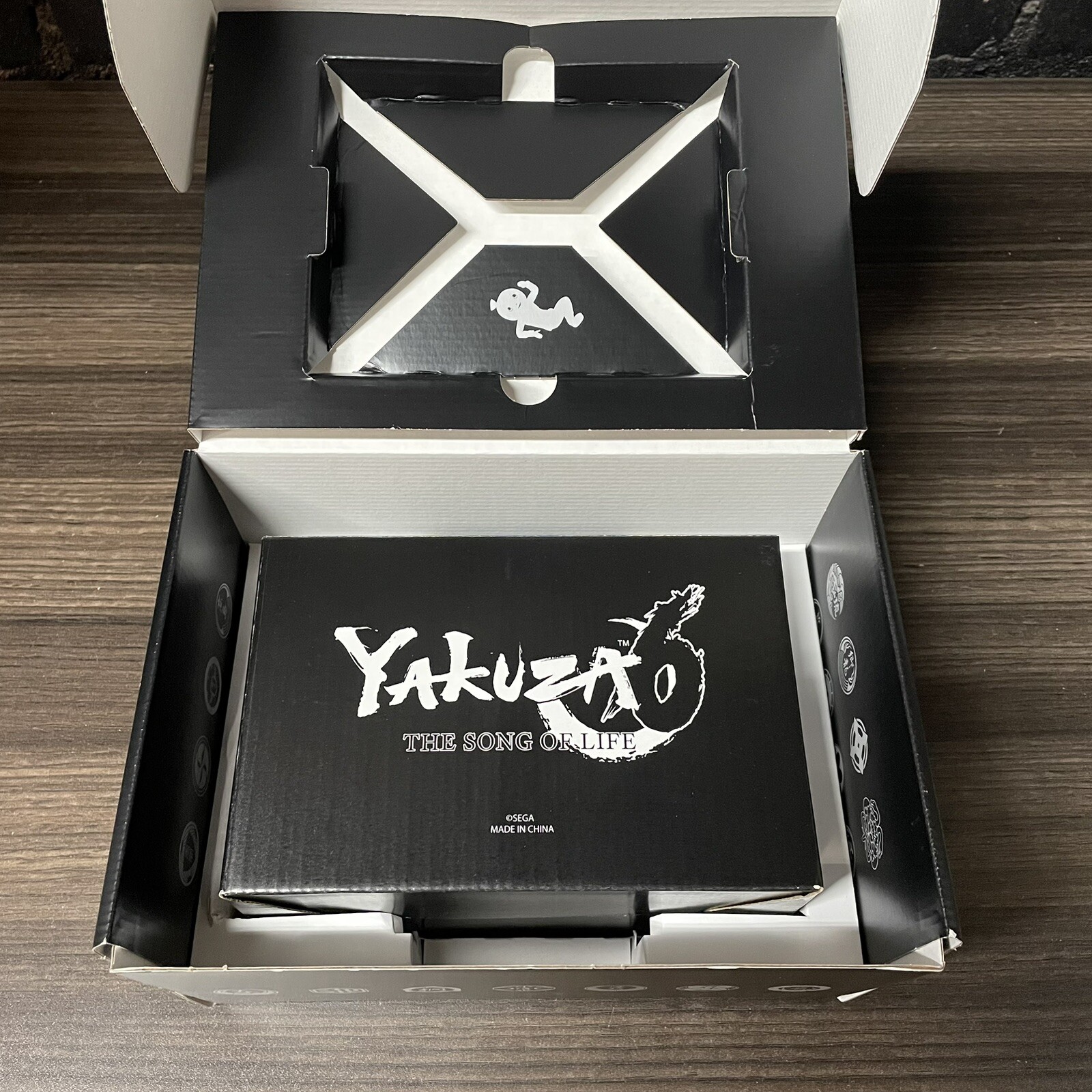 Yakuza 6: The Song of Life – After Hours Premium Ed. Box + Book Only – No Game