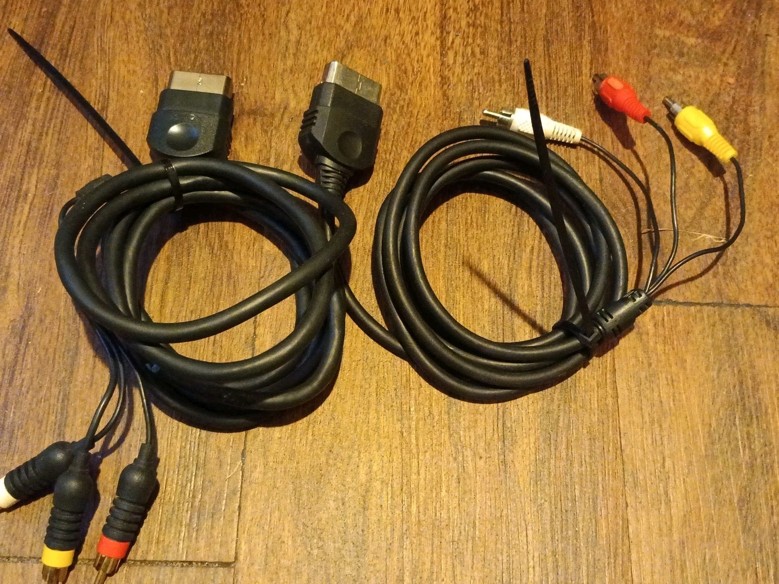 Original Microsoft Xbox (OEM/Unbranded) A/V Cable Lot Of 2.