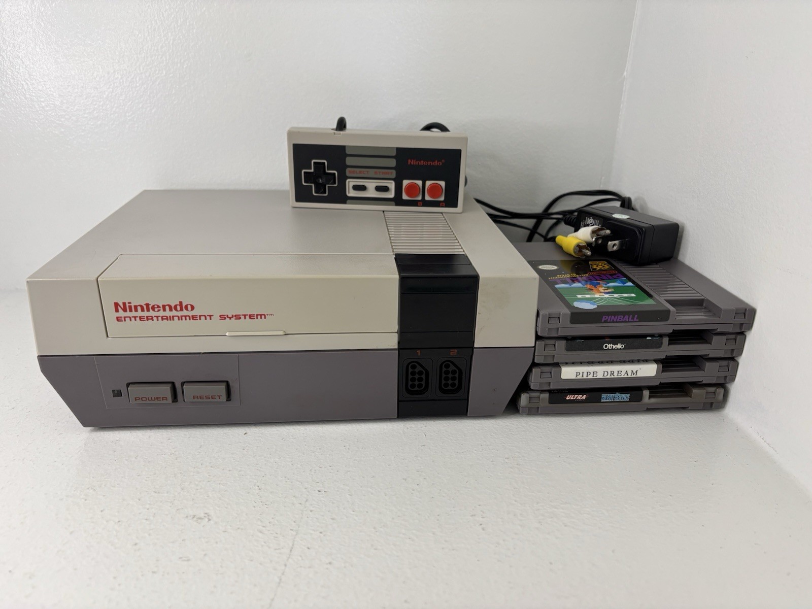 Nintendo Entertainment System Console Bundle with 4 Games NES Lot – Tested