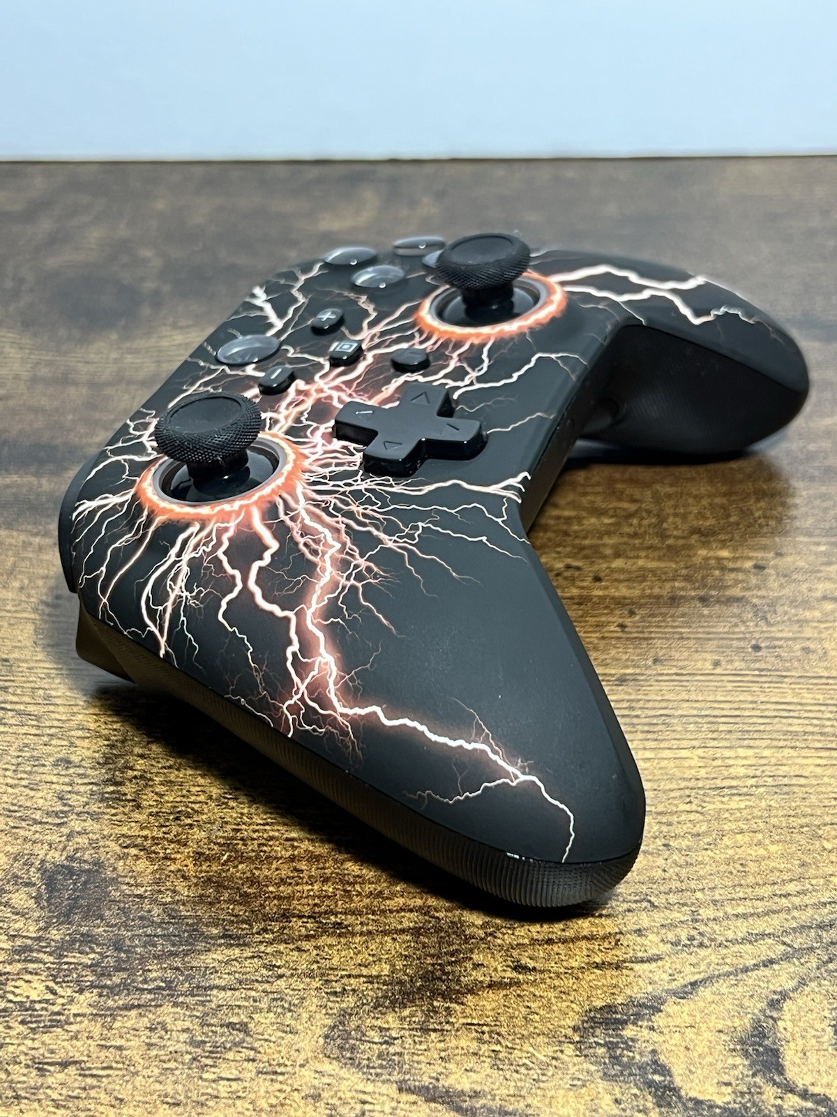 Wireless Switch Controller B01 for Nintendo Switch Lights Up With Charger Tested