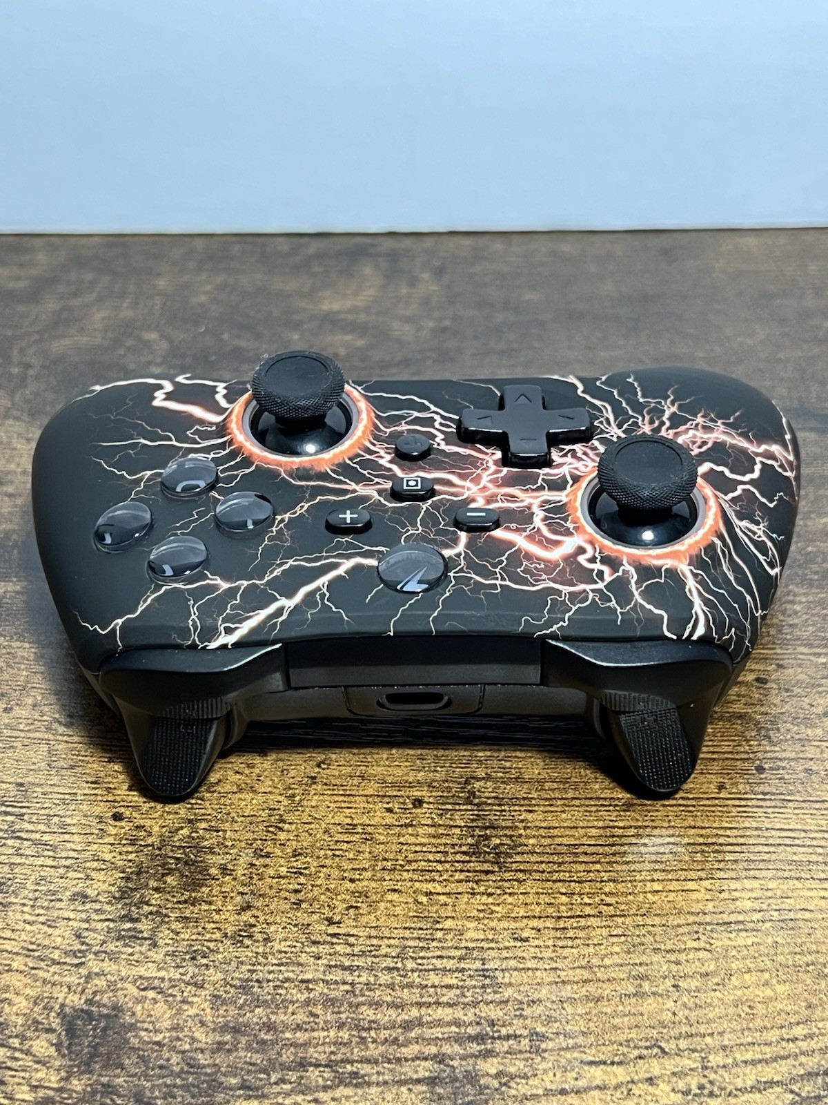 Wireless Switch Controller B01 for Nintendo Switch Lights Up With Charger Tested