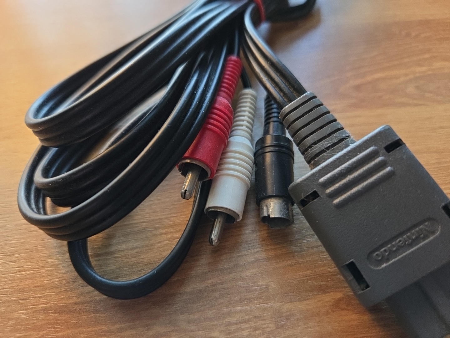 Nintendo S-Video Cable SHVC-009 N64 SNES Super Famicom GameCube Genuine official