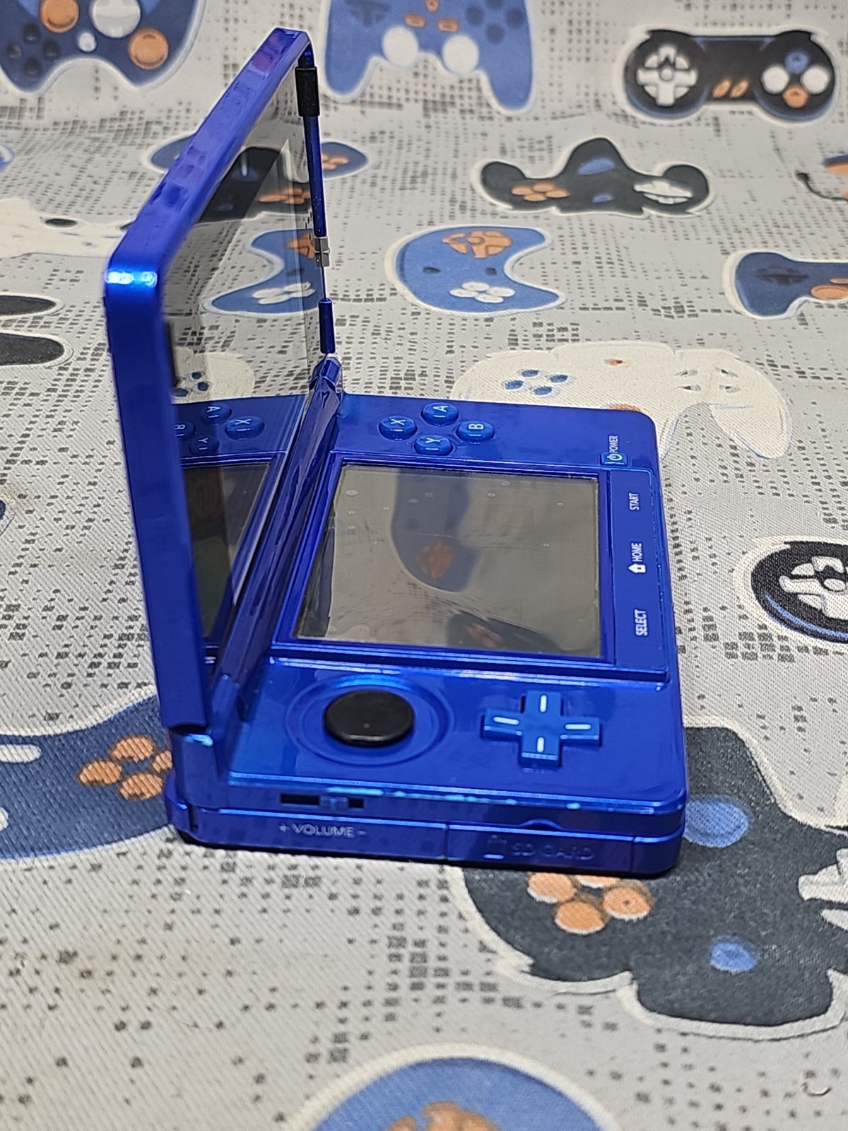Nintendo 3DS CTR-001(USA) Blue NTSC-U/C W/Car Charger Included & 2GB M/card