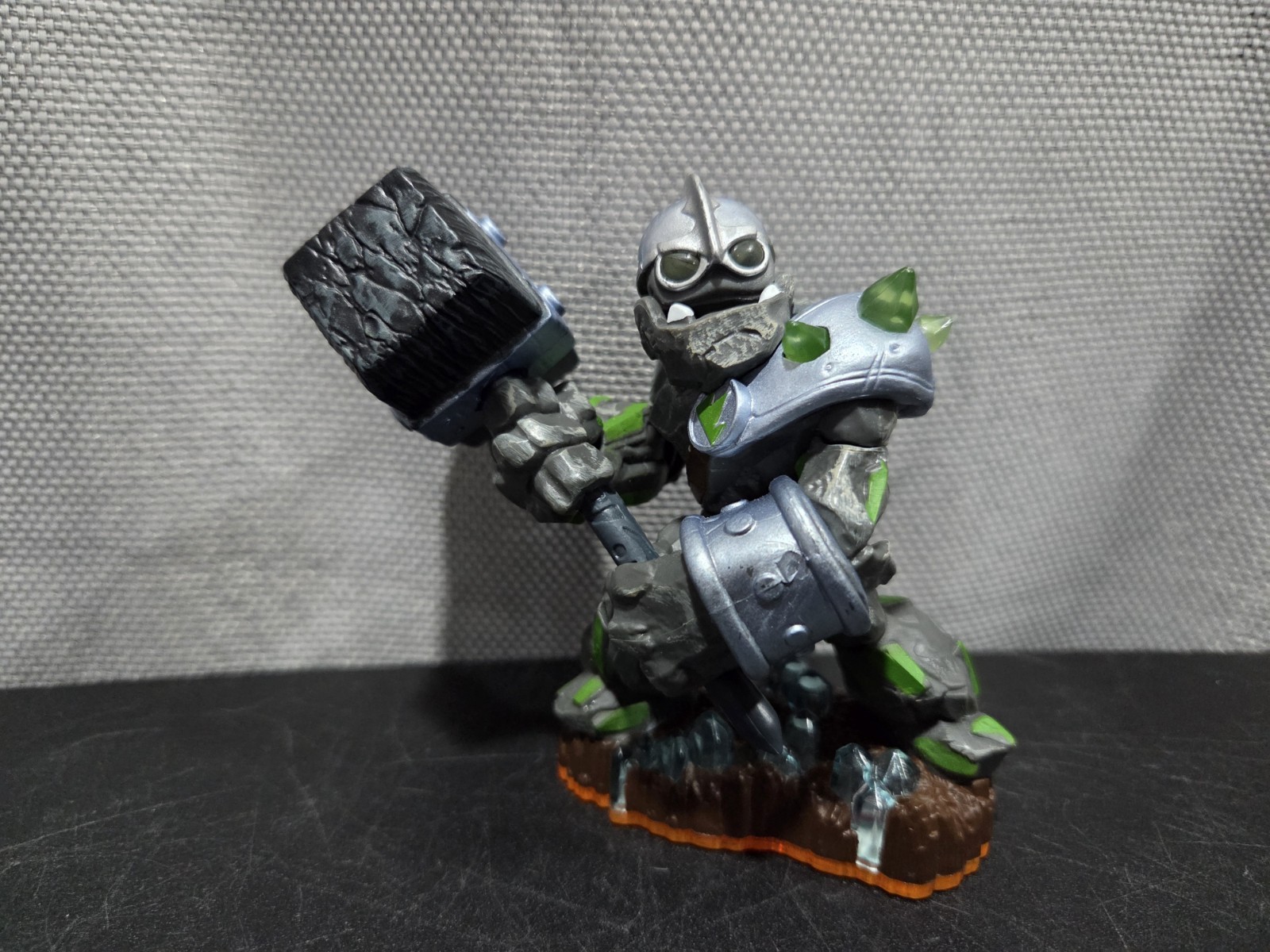 SKYLANDERS GIANTS Character Figure: GRANITE CRUSHER