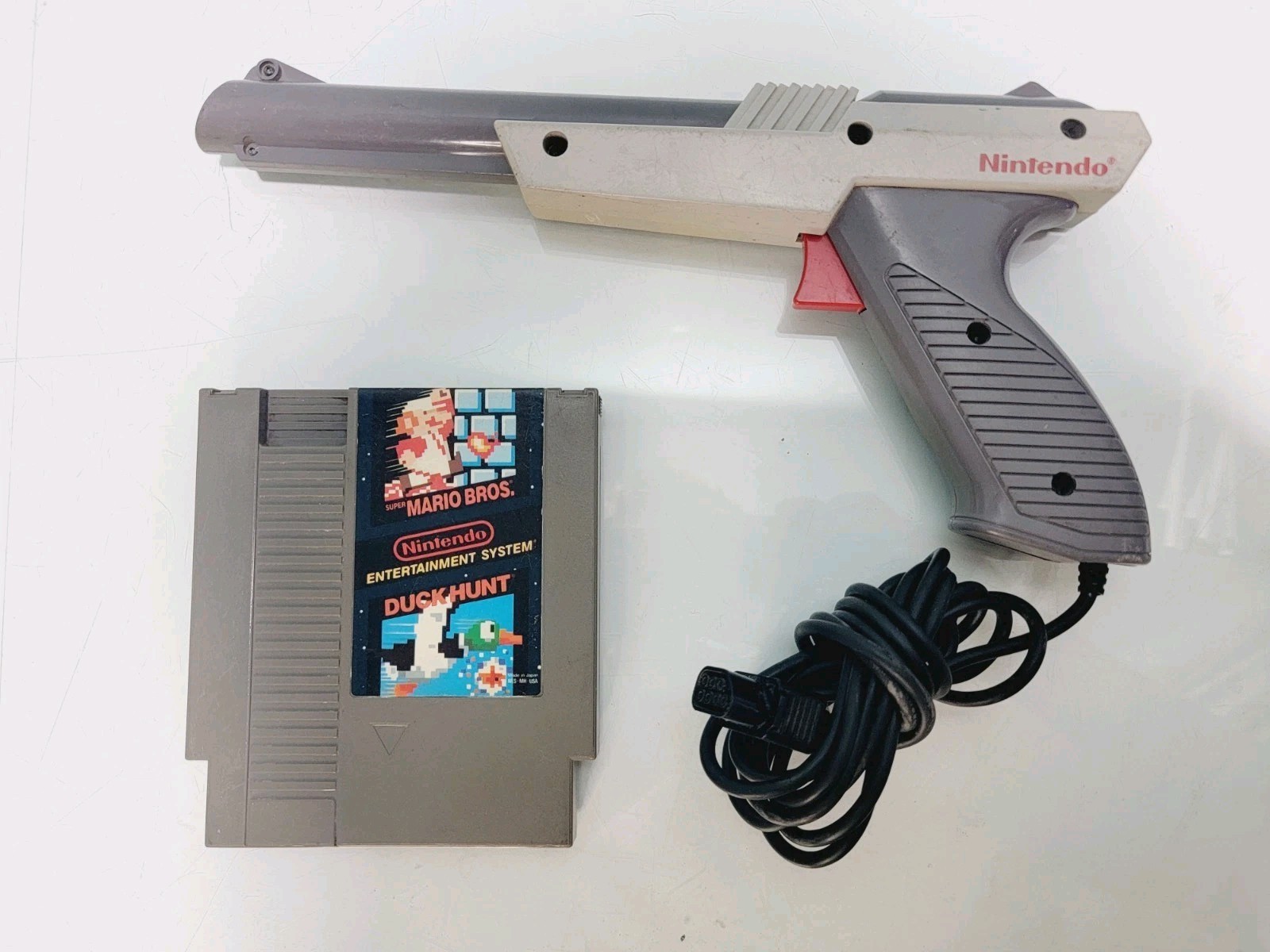 Super Mario Bros / Duck Hunt Cartridge and Zapper for NES – Tested & Working