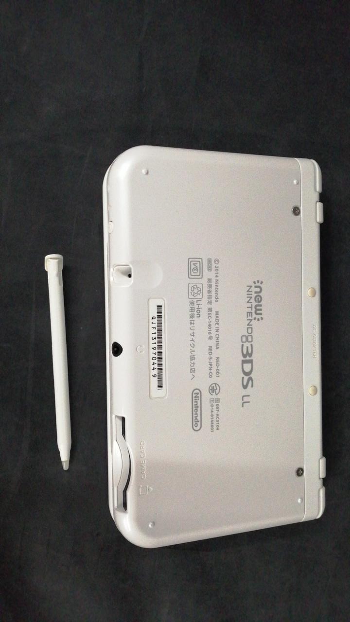 New Nintendo 3DS XL (LL) RED-001 Original Box with Accessories A2469