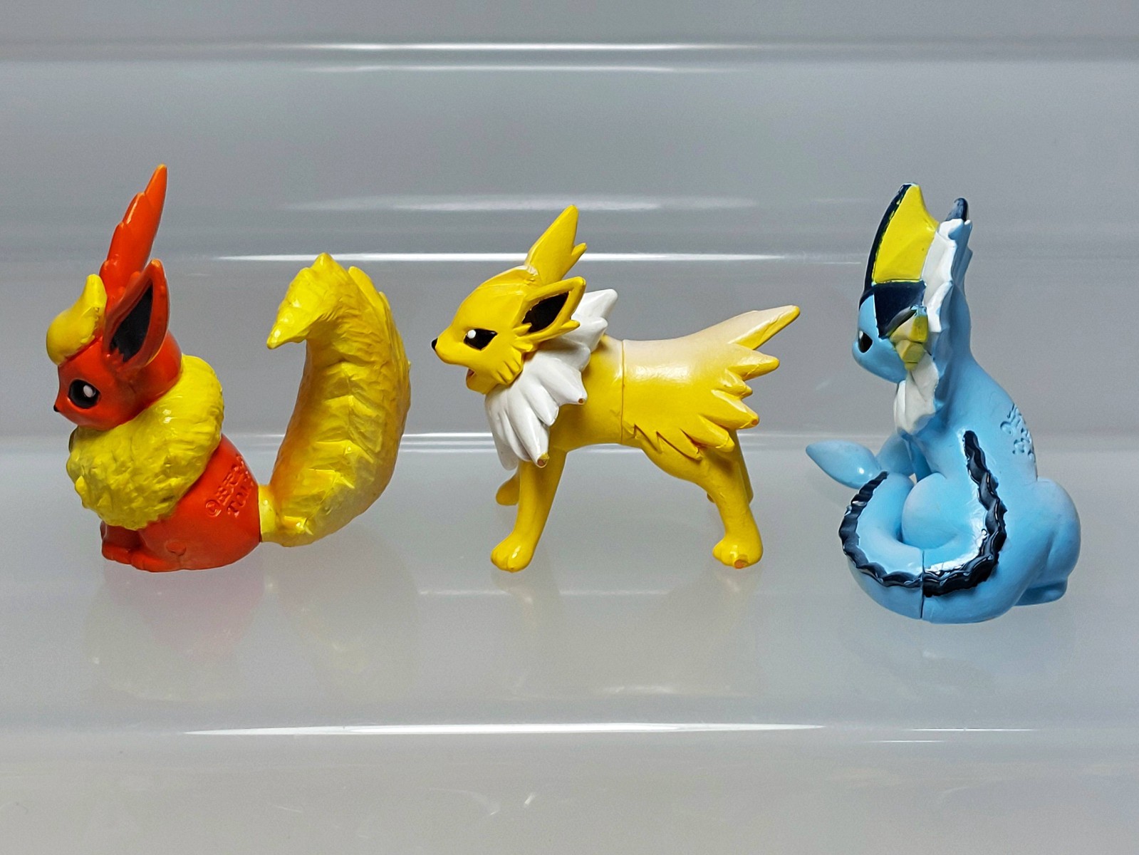 Flareon Jolteon Vaporeon Pokemon Monster Collection Figure Tomy S03 1.6-1.8in