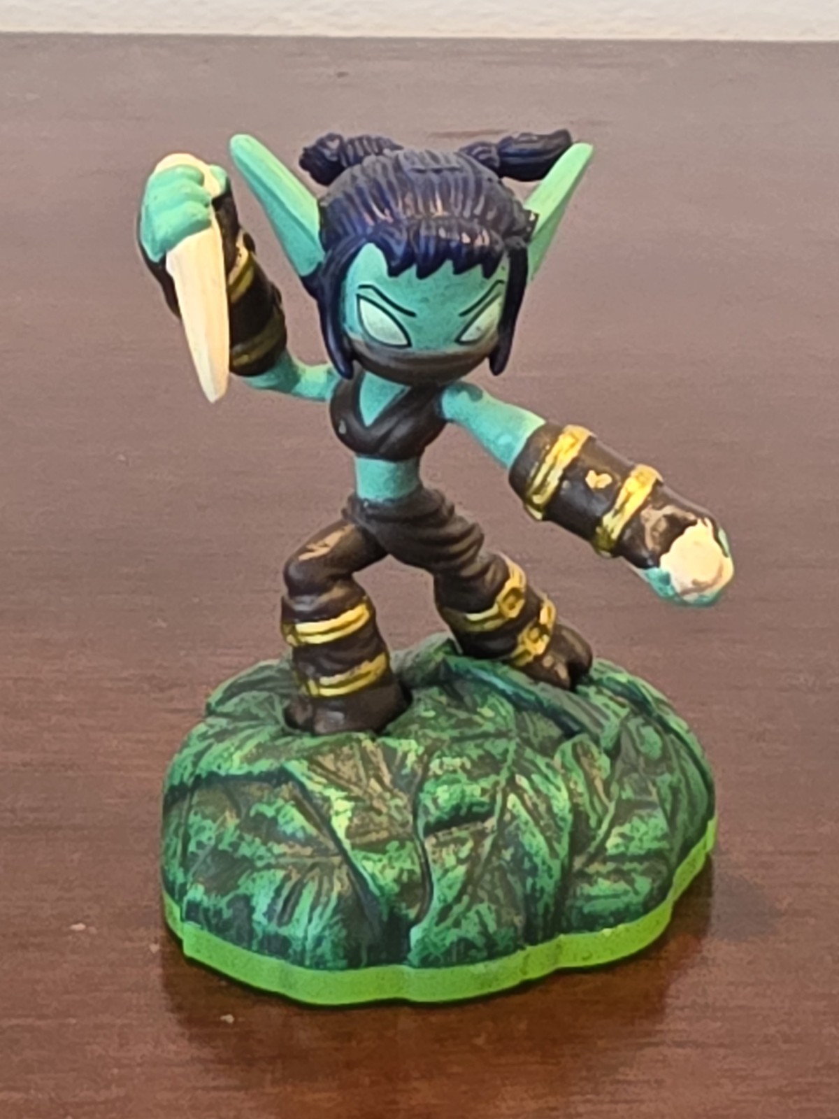 2011 Activision Skylanders Spyro’s Adventure Stealth Elf Figure 83980888