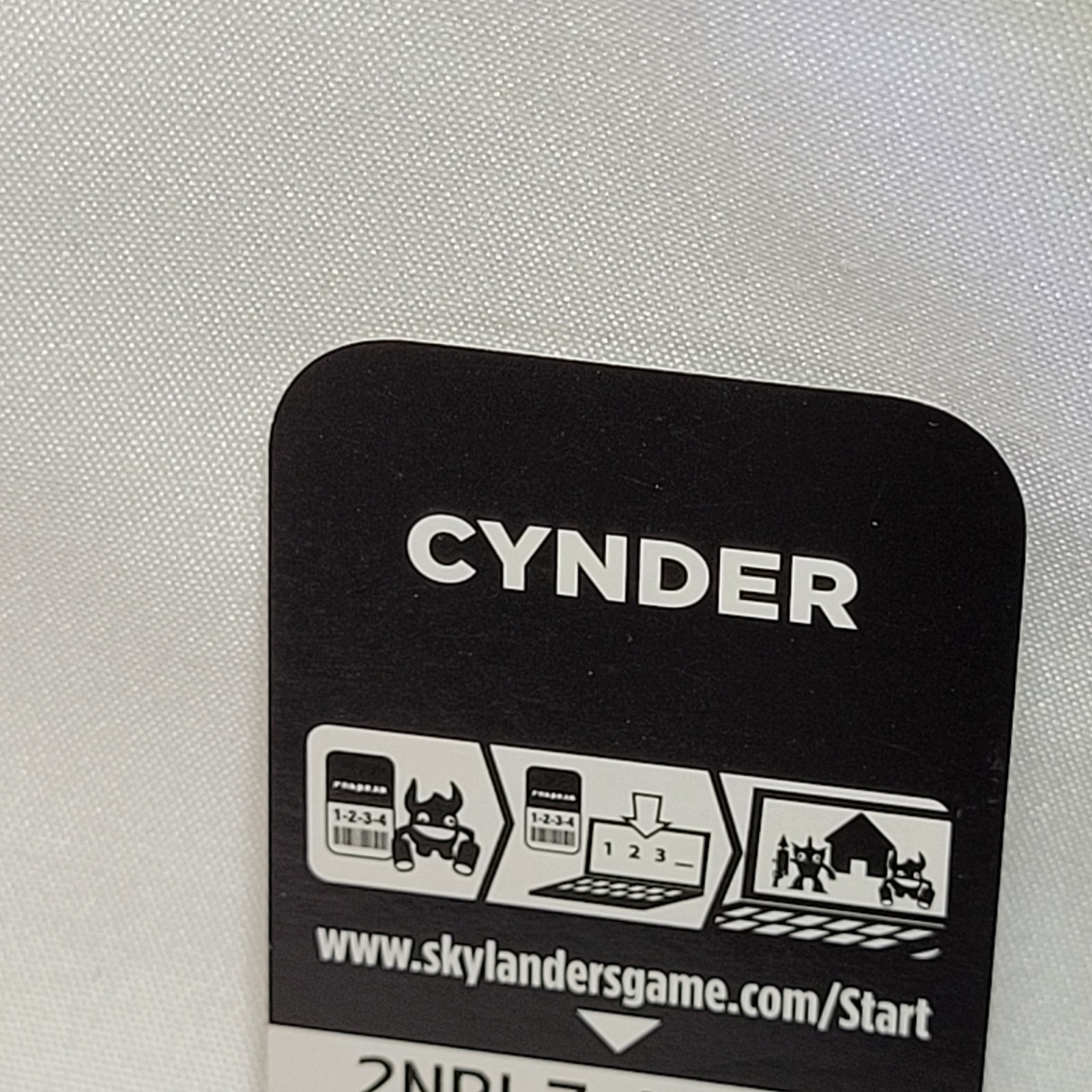 Skylanders Spyro’s Adventure CYNDER Figure With Trading Card Sticker + Web Code
