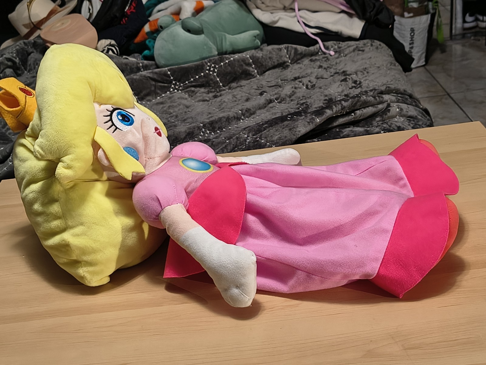 Princess Peach Plush 24 inch Super Mario Bros Nintendo Pink Dress Doll