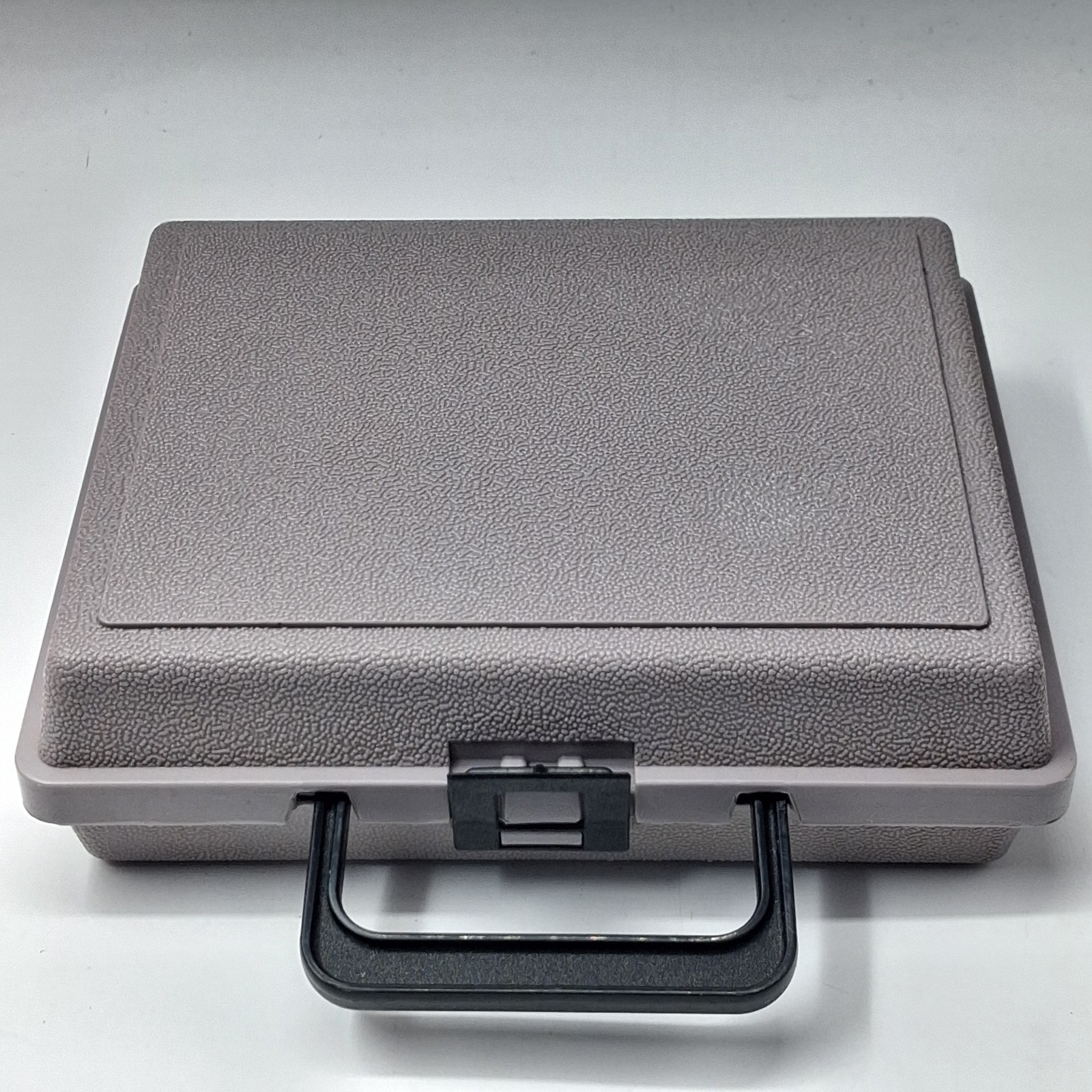 Nintendo Game Boy Hard Shell Carry Case Travel Case Nuby Gray With Handle